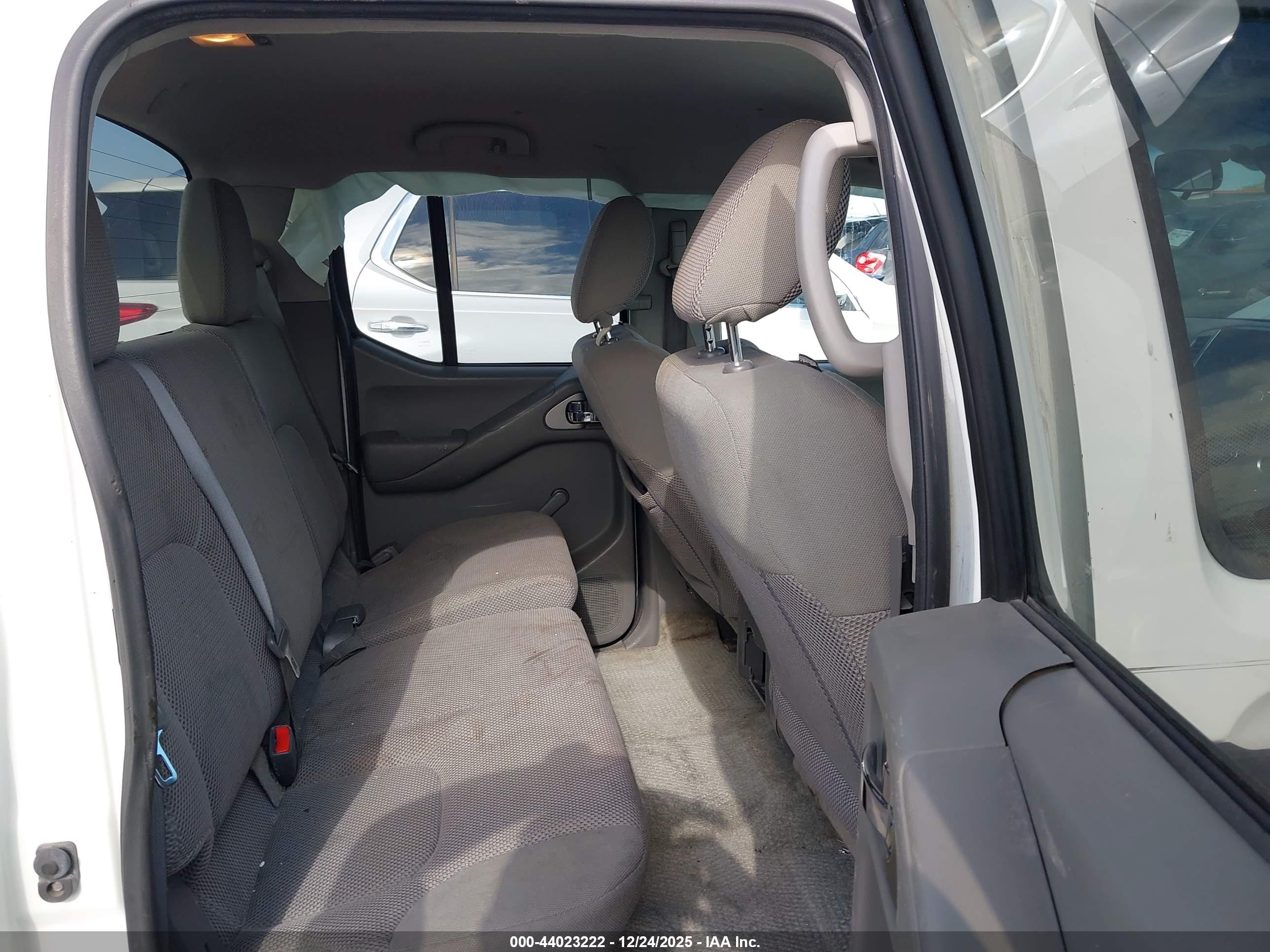 NISSAN FRONTIER image 8
