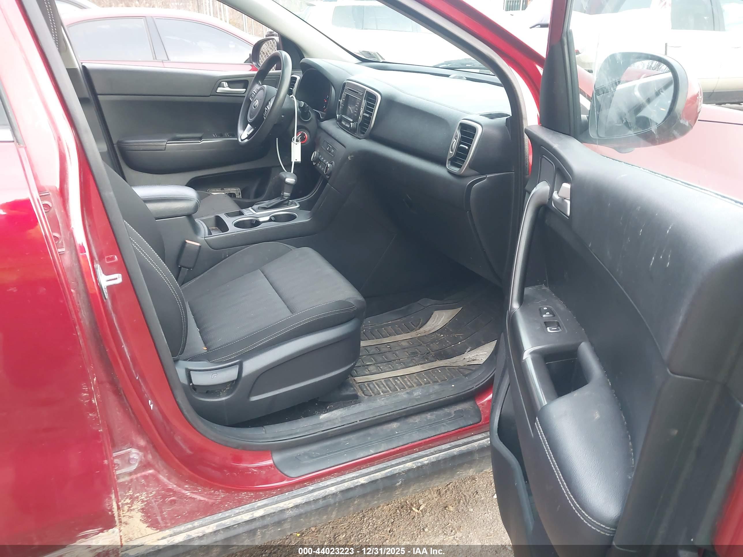 KIA SPORTAGE image 5