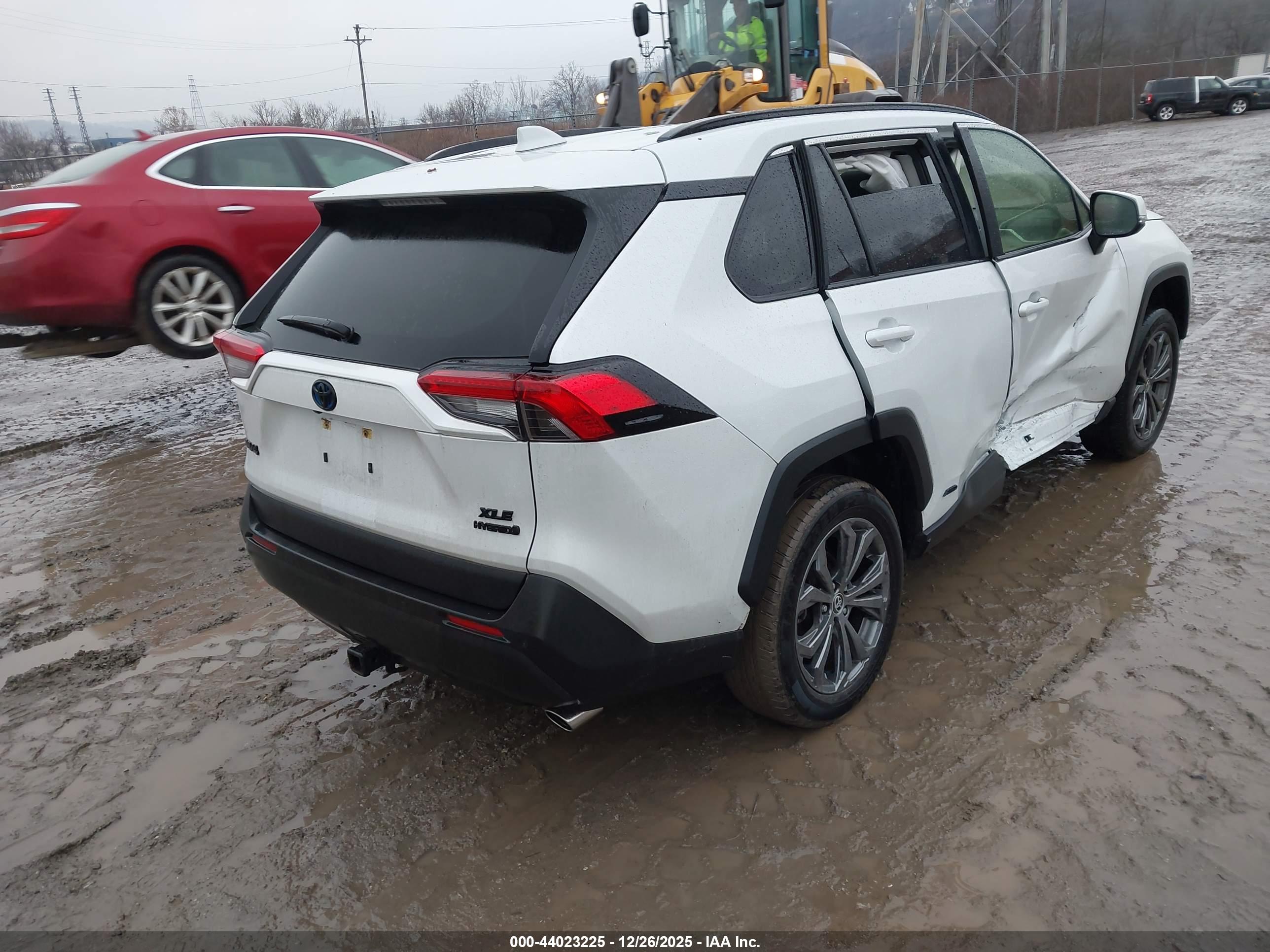 TOYOTA RAV4 image 4