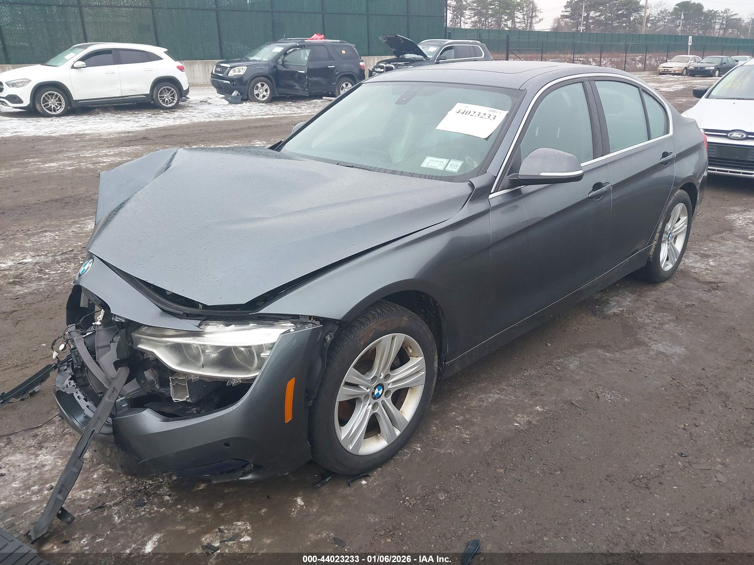 BMW 330I image 2