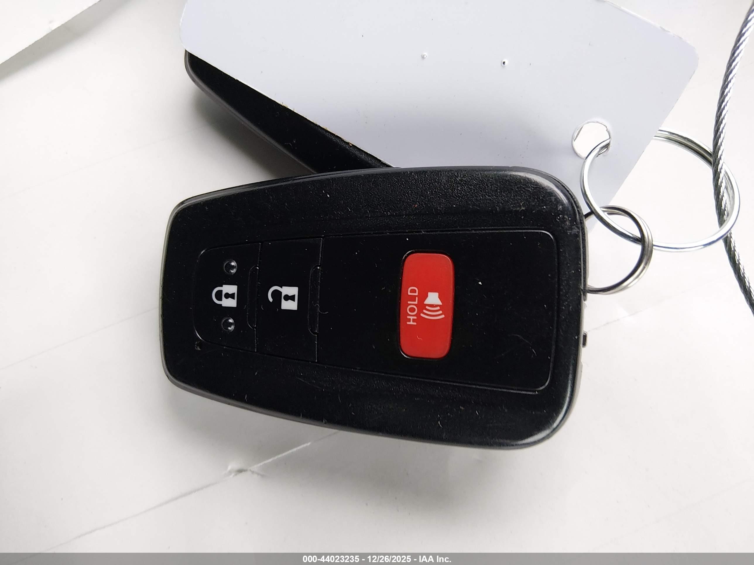 TOYOTA PRIUS image 11