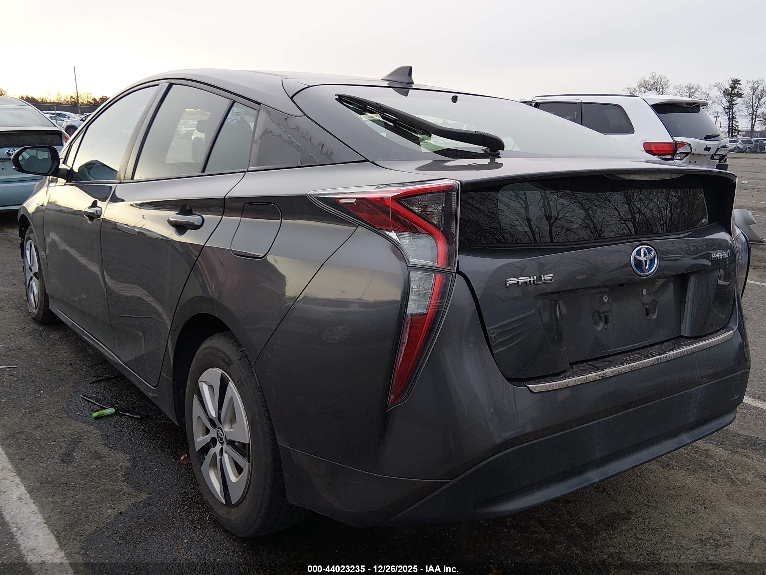 TOYOTA PRIUS image 3