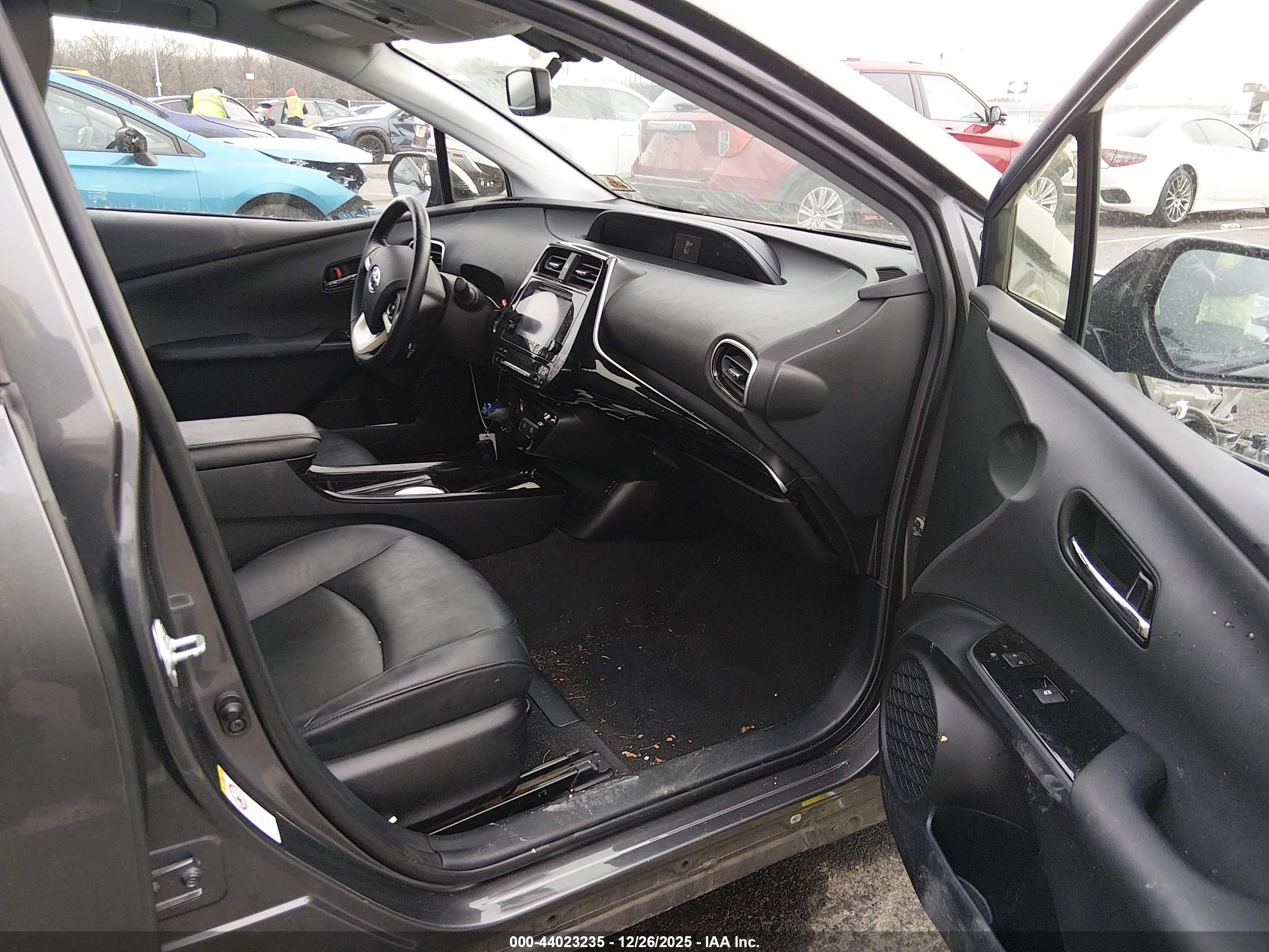 TOYOTA PRIUS image 5