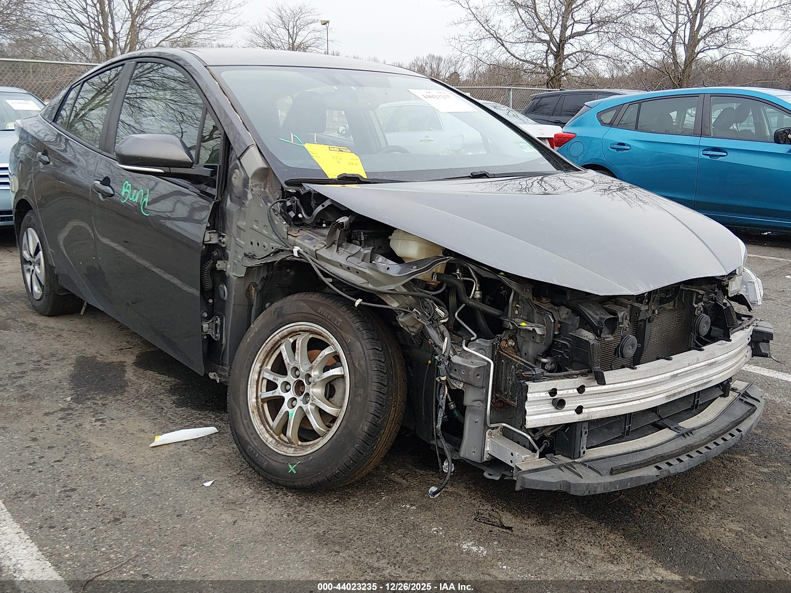 TOYOTA PRIUS image 6