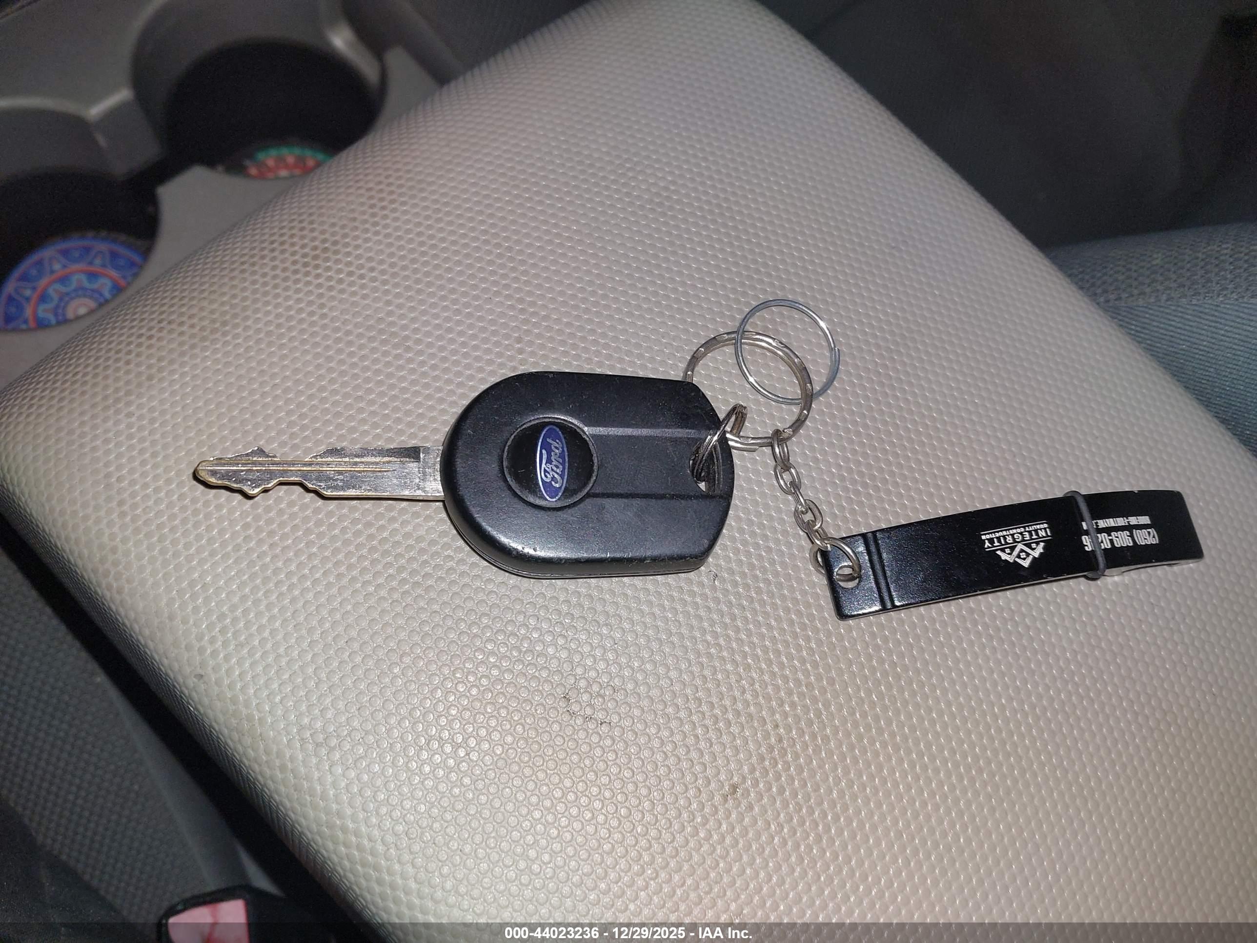 FORD ESCAPE image 11