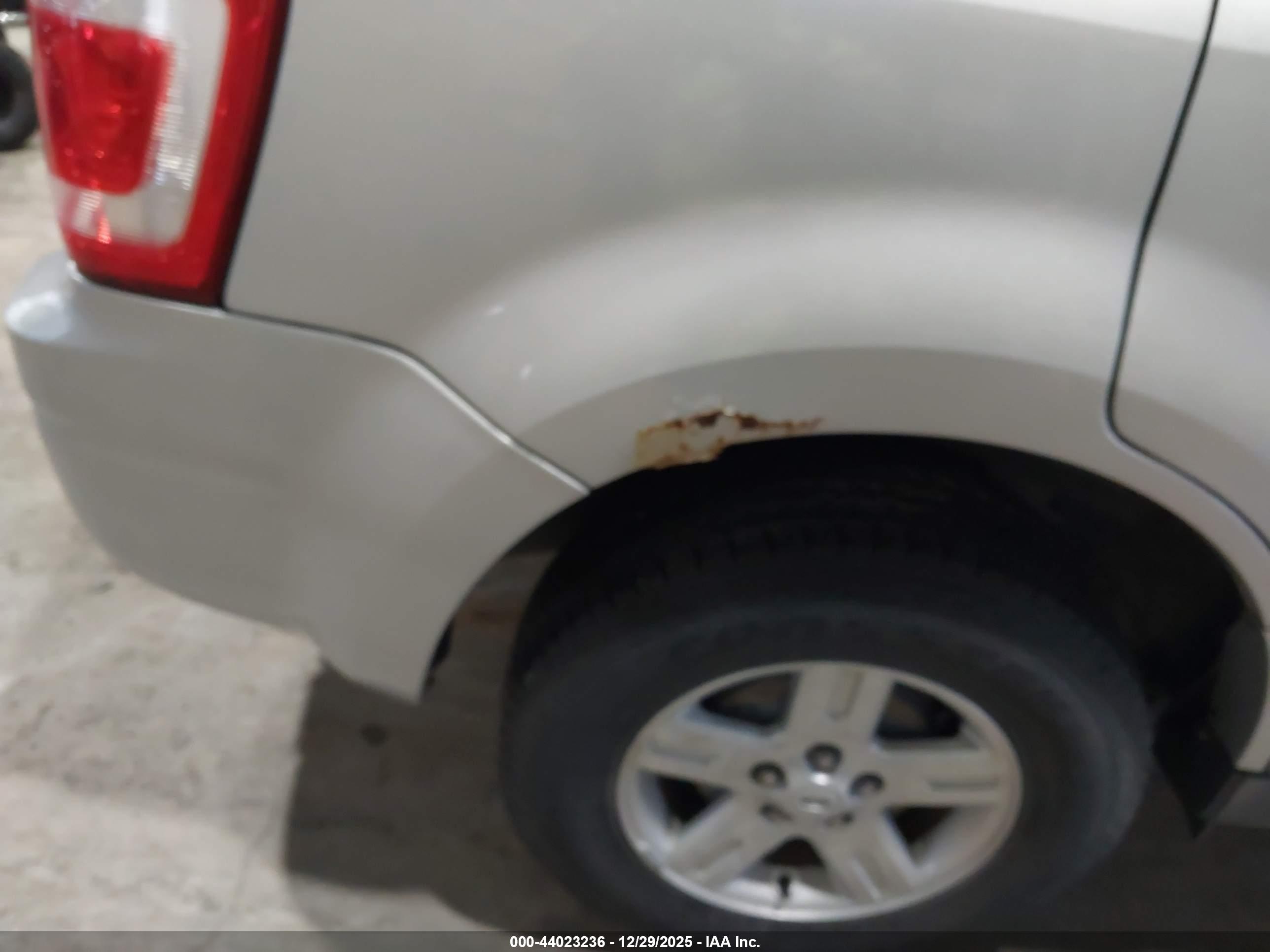 FORD ESCAPE image 6