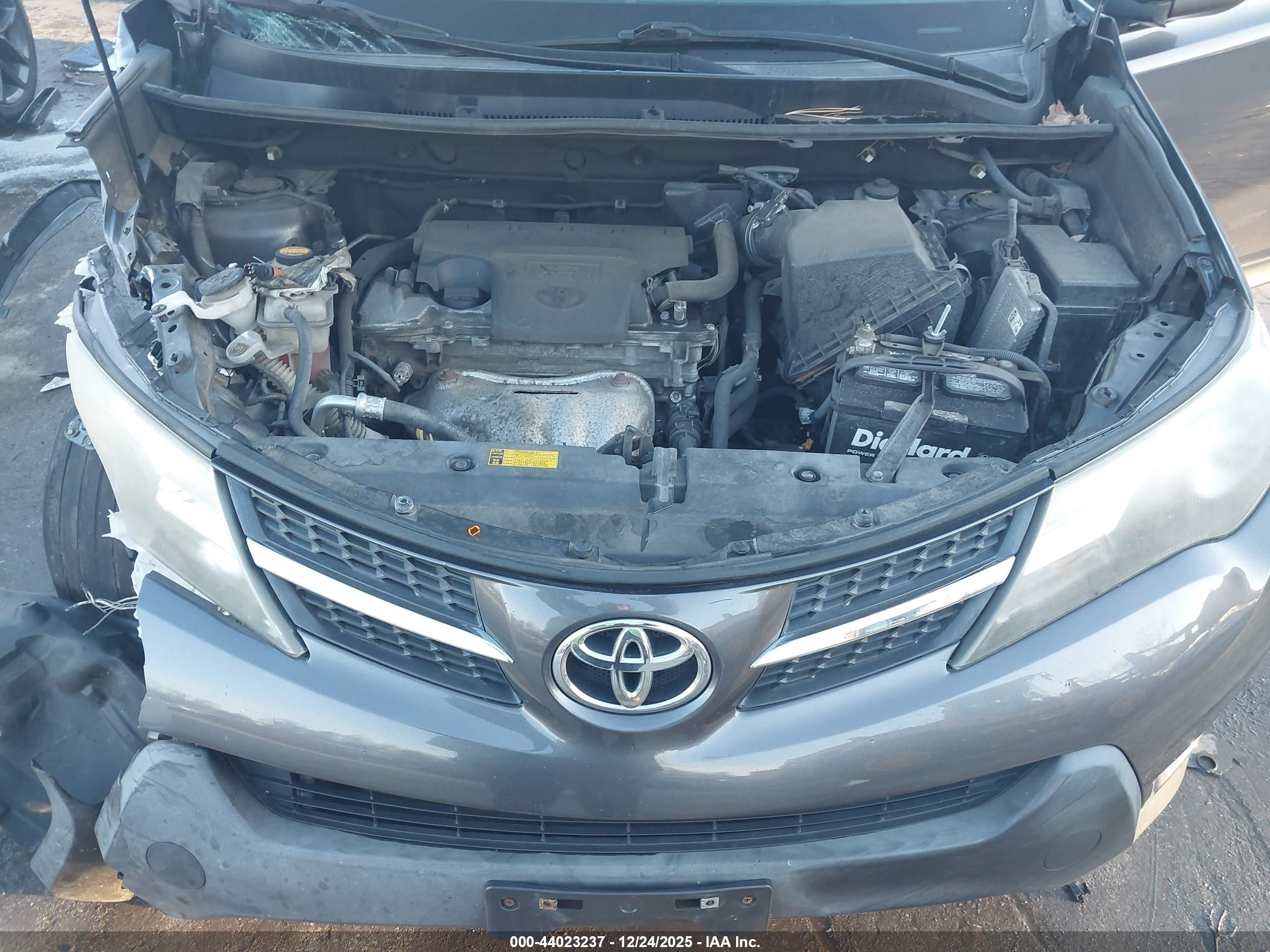 TOYOTA RAV4 image 10