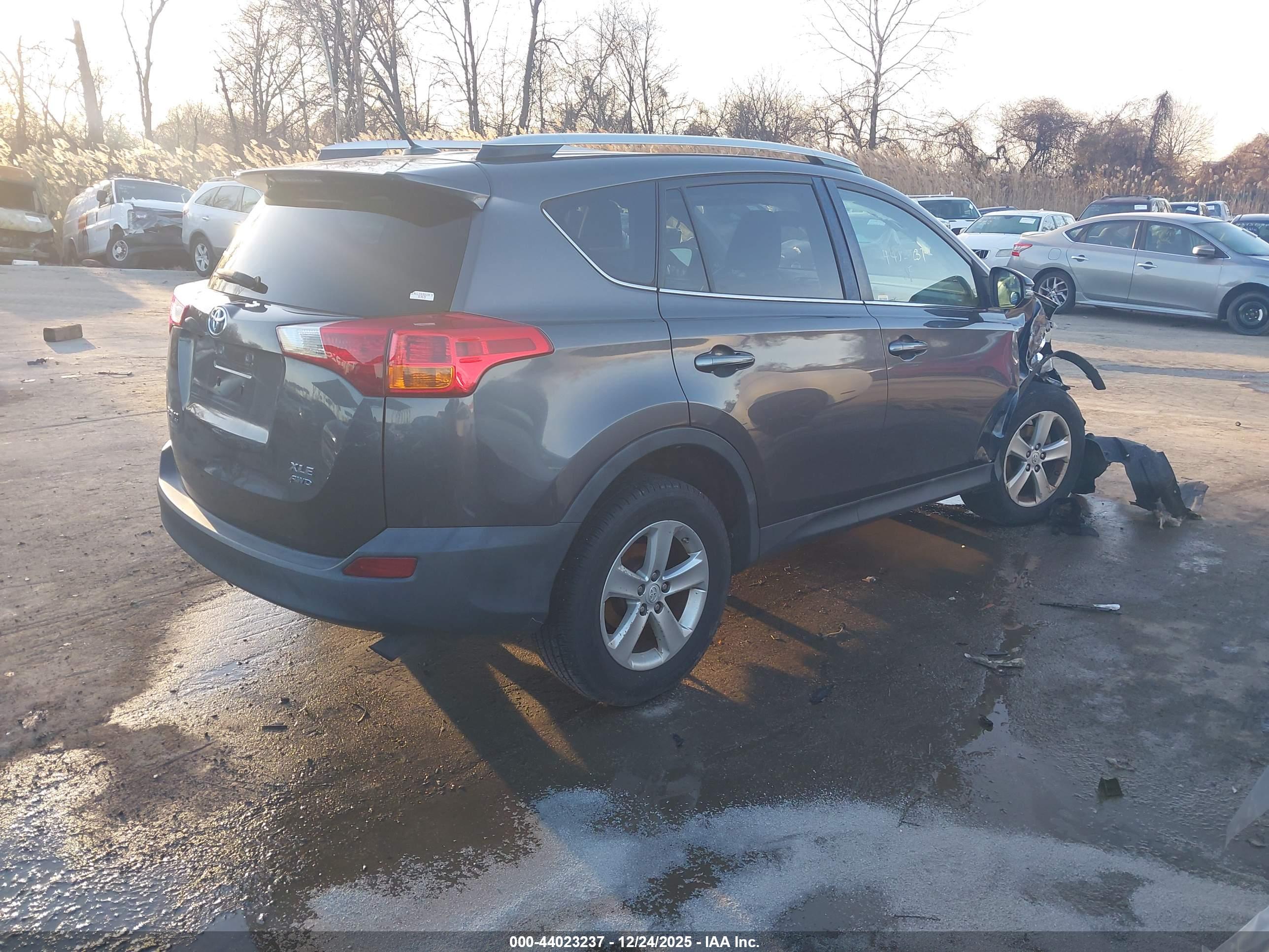 TOYOTA RAV4 image 4