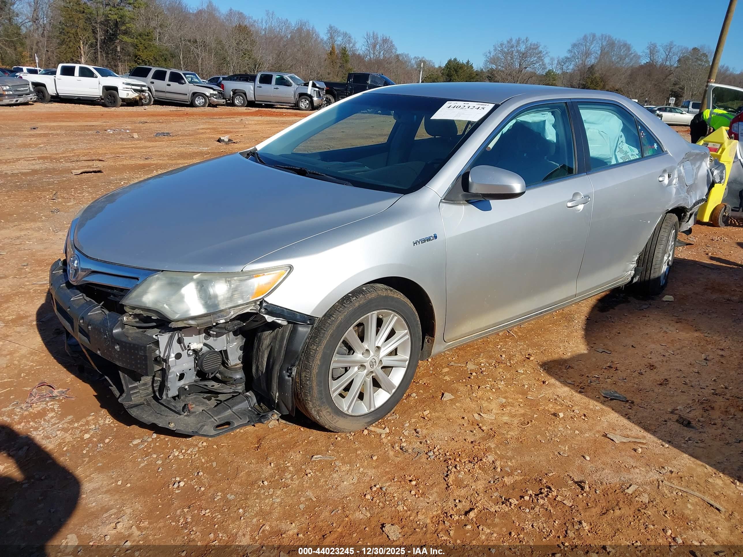 TOYOTA CAMRY image 2