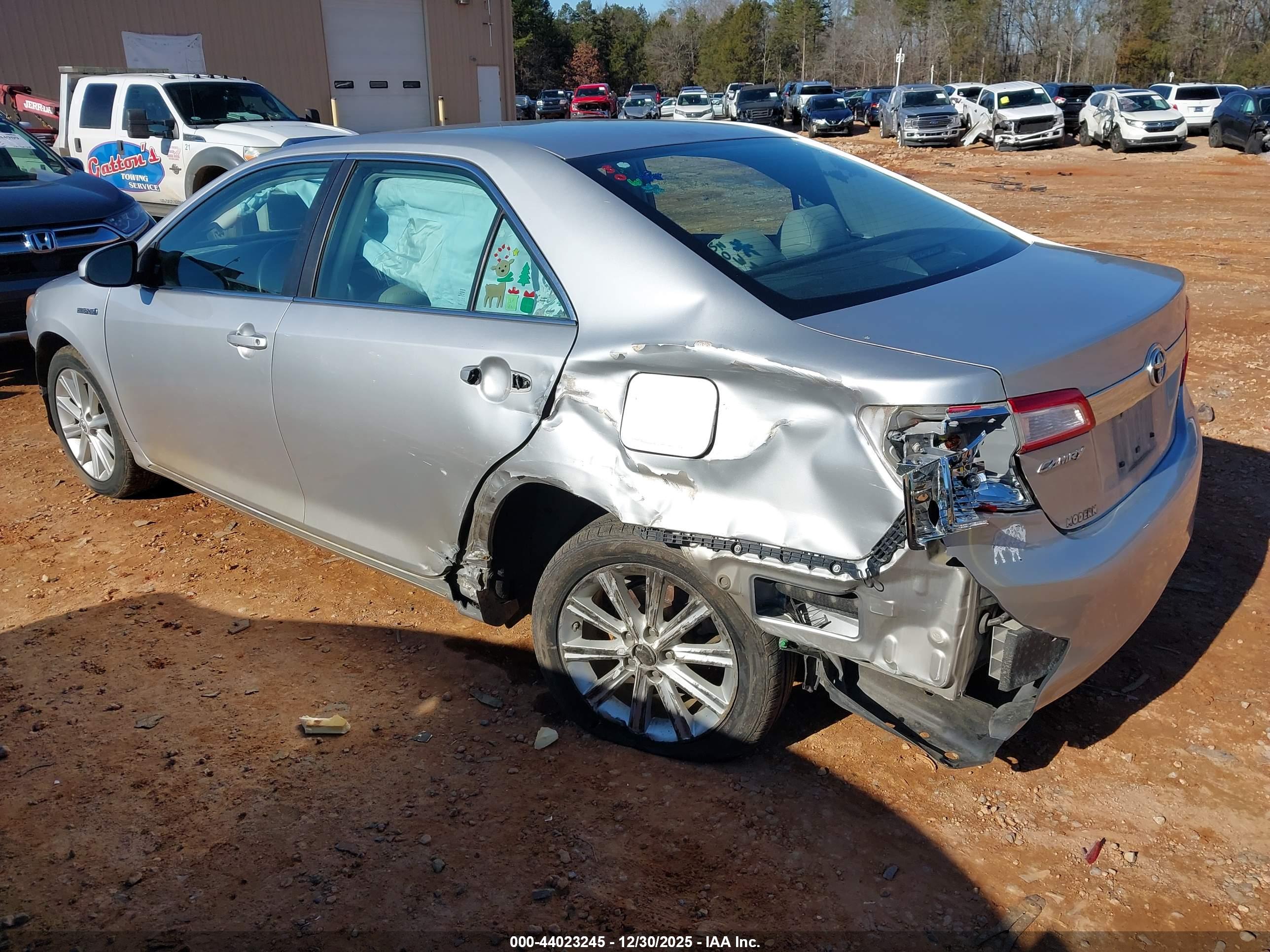 TOYOTA CAMRY image 3