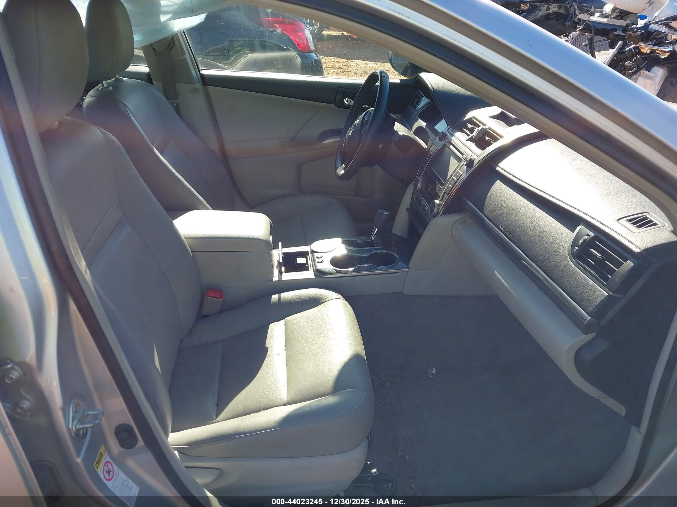 TOYOTA CAMRY image 5