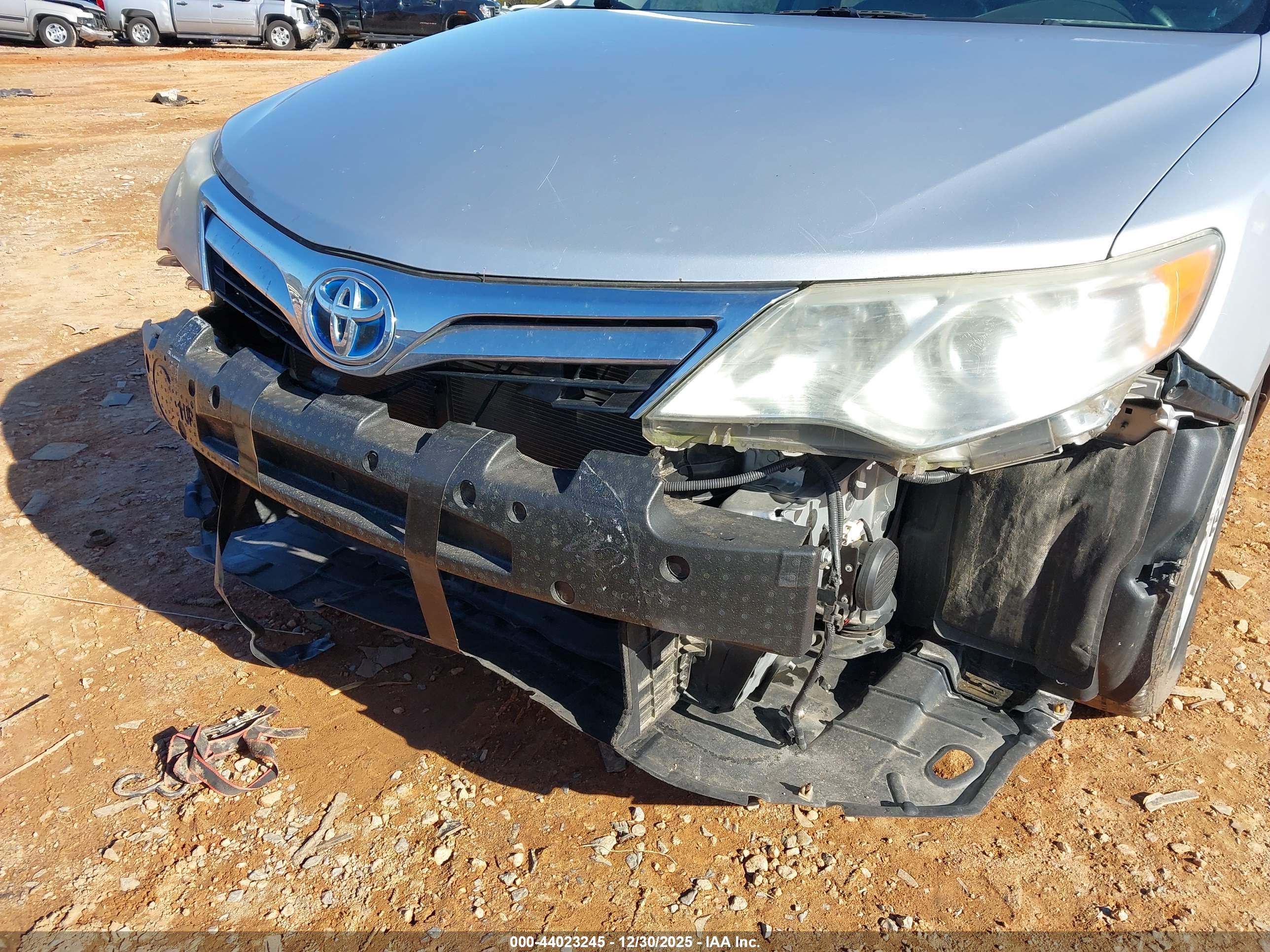 TOYOTA CAMRY image 6