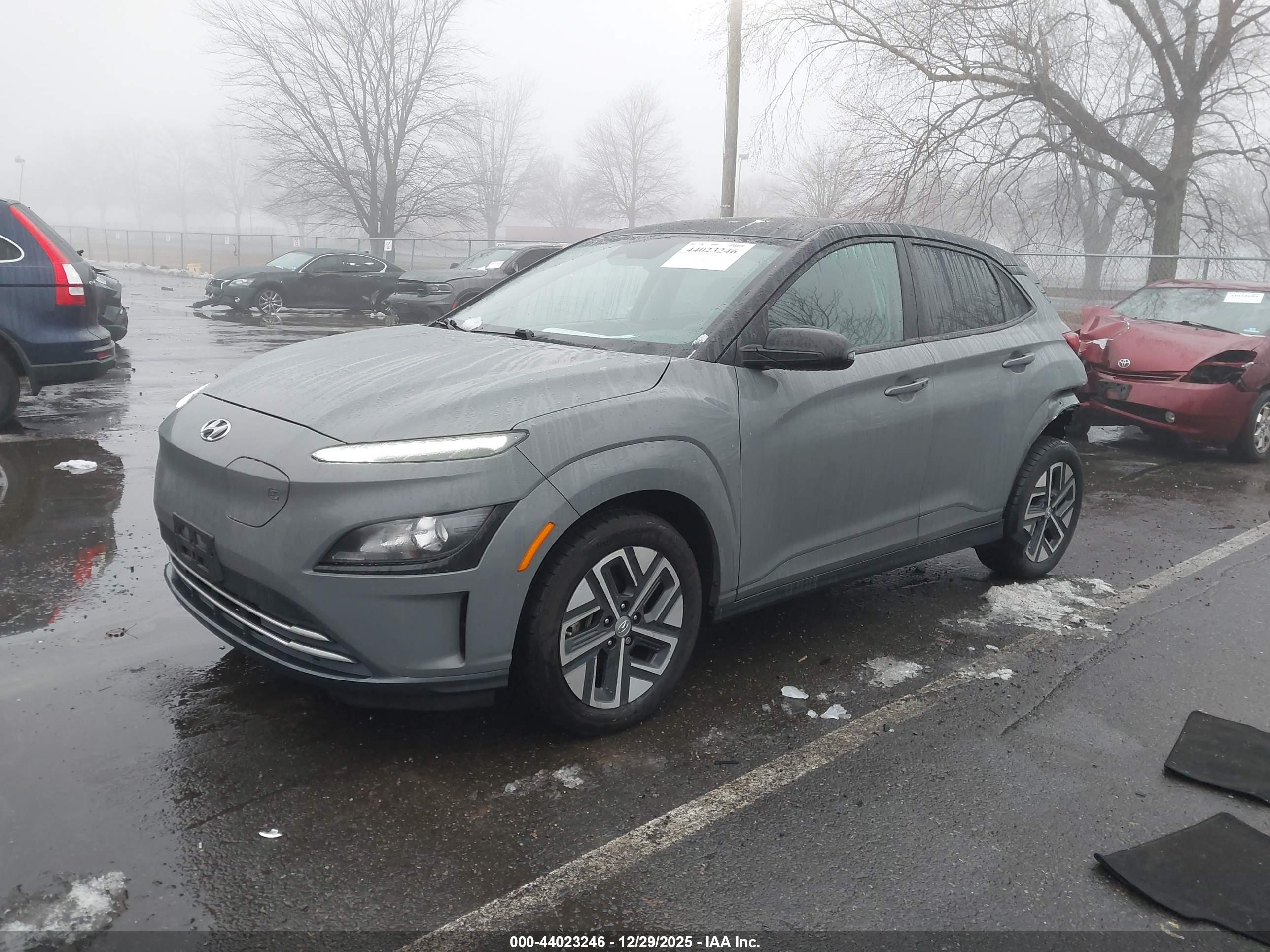HYUNDAI KONA image 2