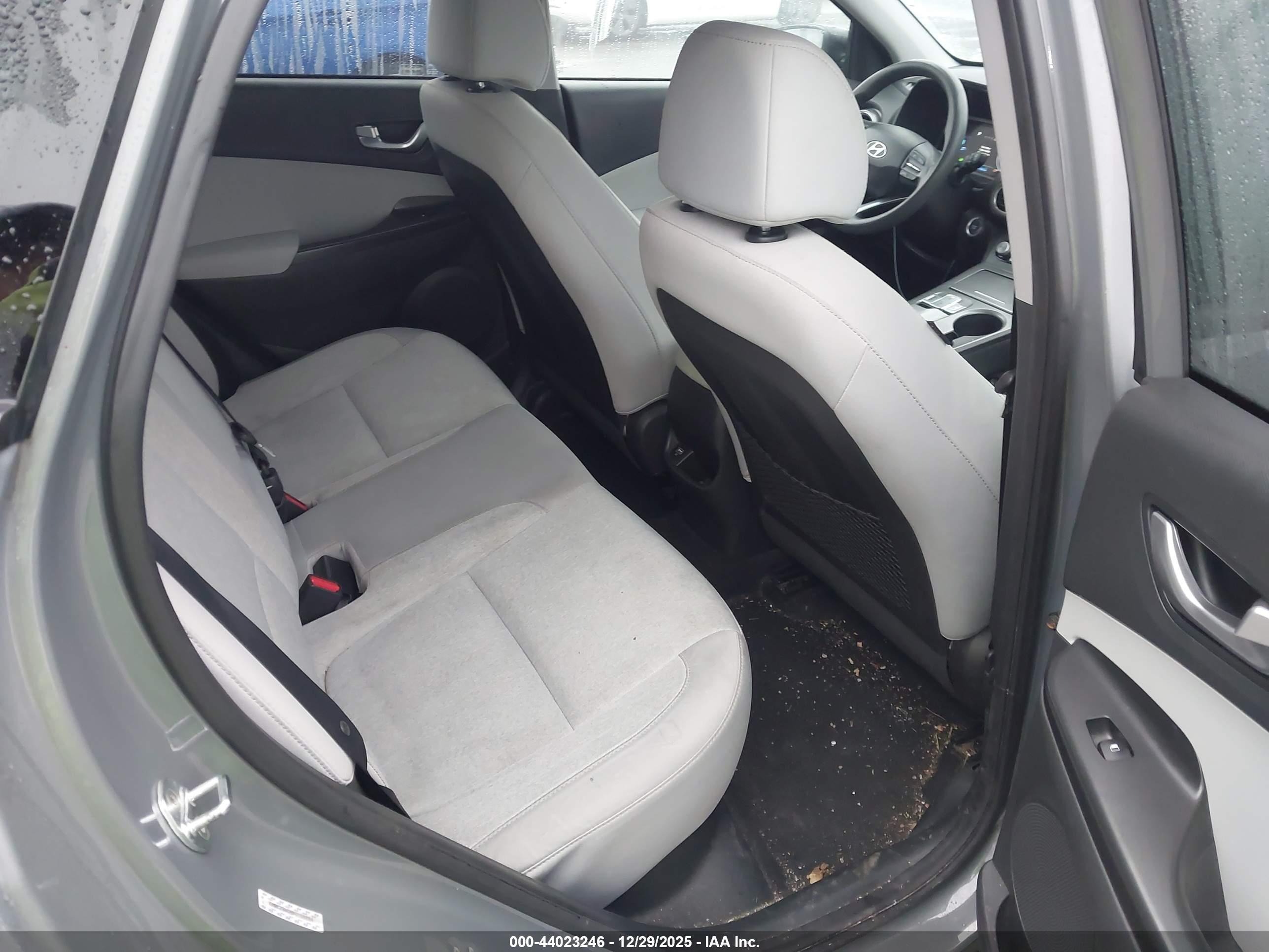 HYUNDAI KONA image 8