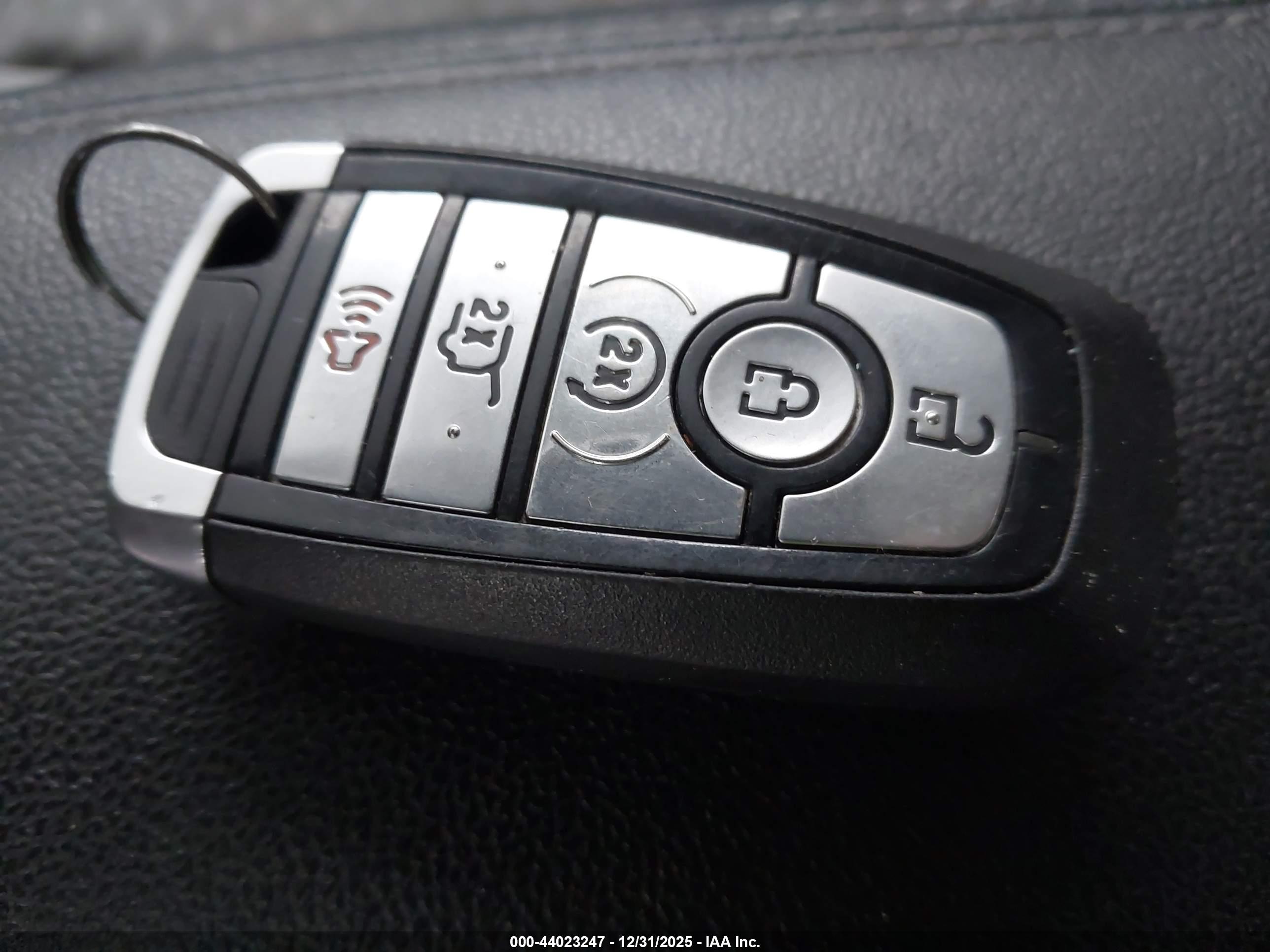 FORD ESCAPE image 11