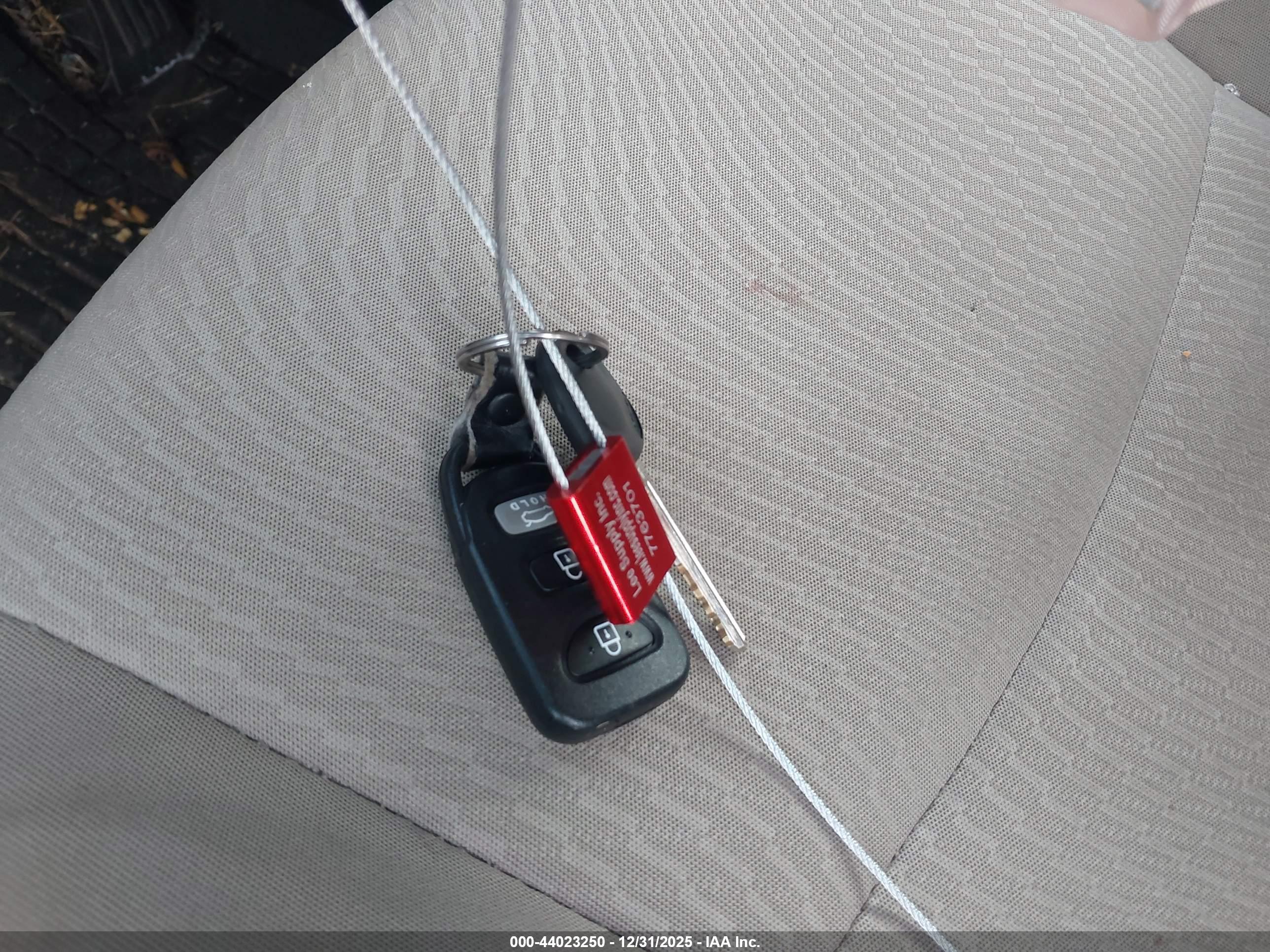 HYUNDAI ELANTRA image 11