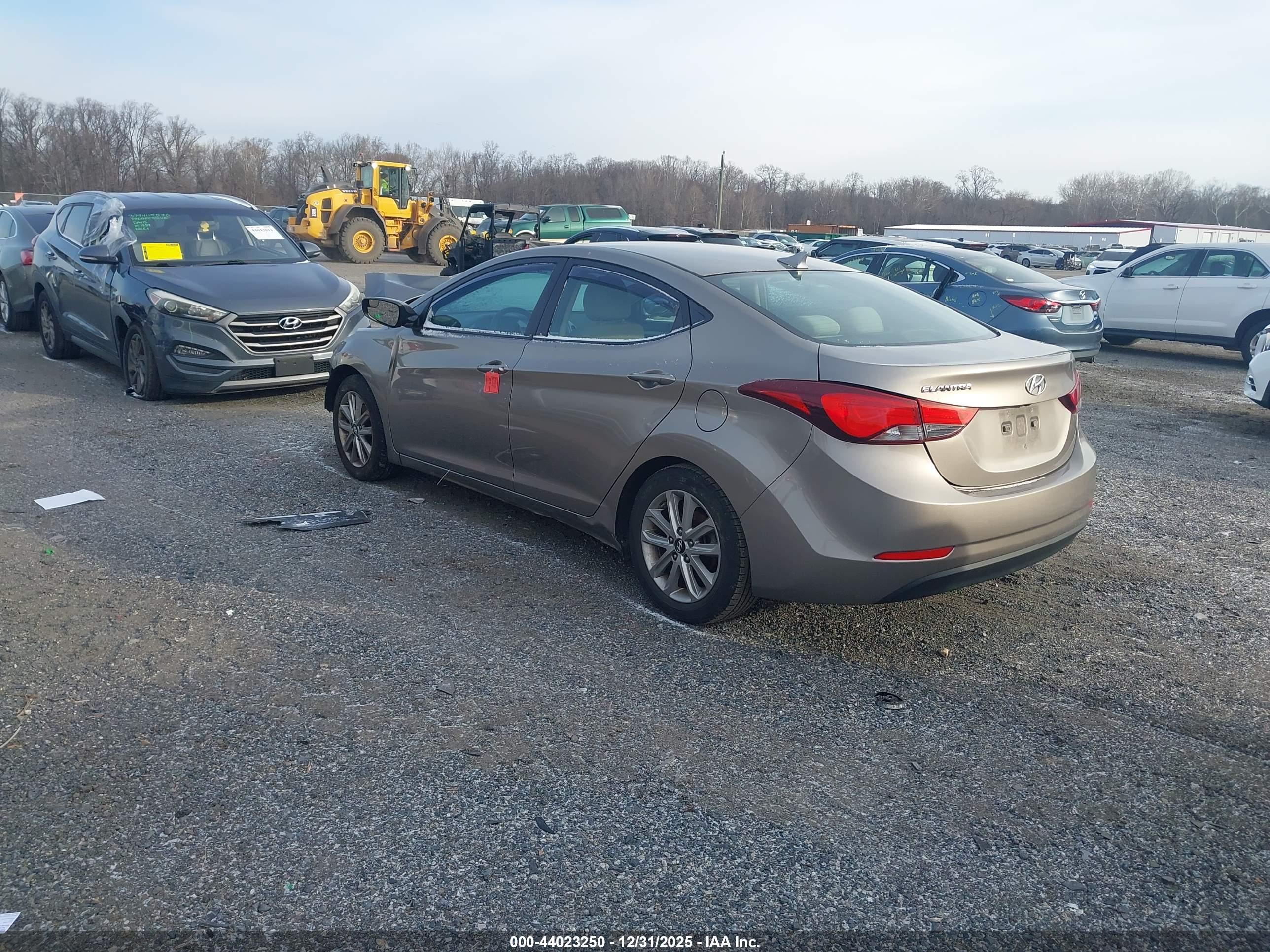 HYUNDAI ELANTRA image 3