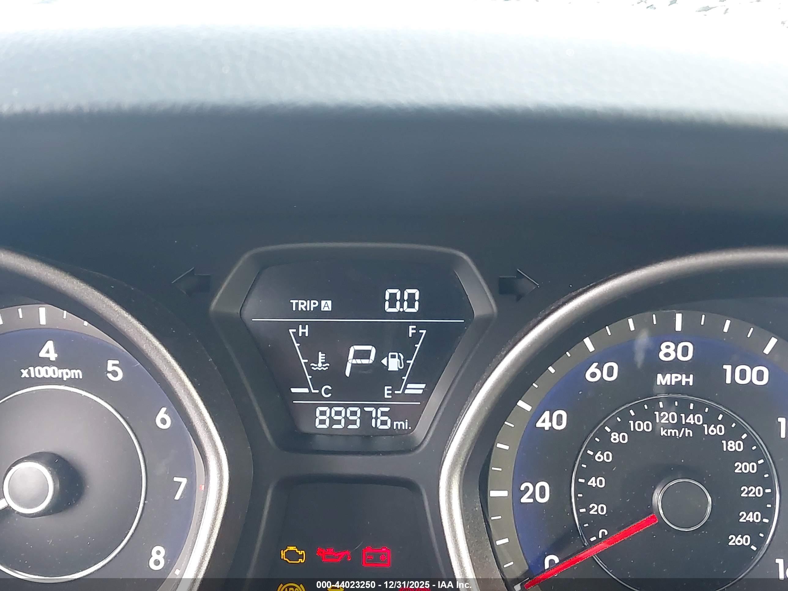 HYUNDAI ELANTRA image 7