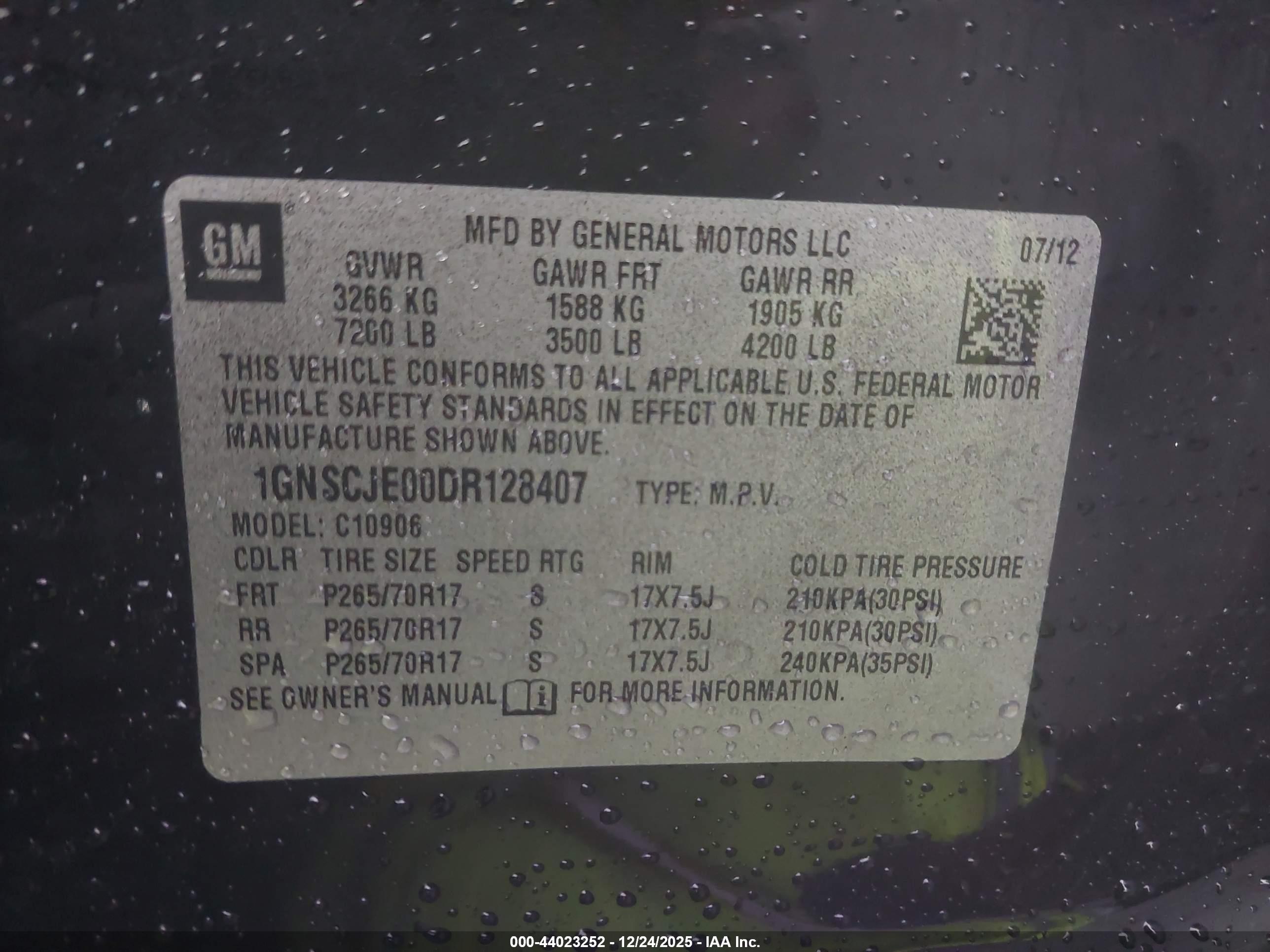 CHEVROLET SUBURBAN image 9