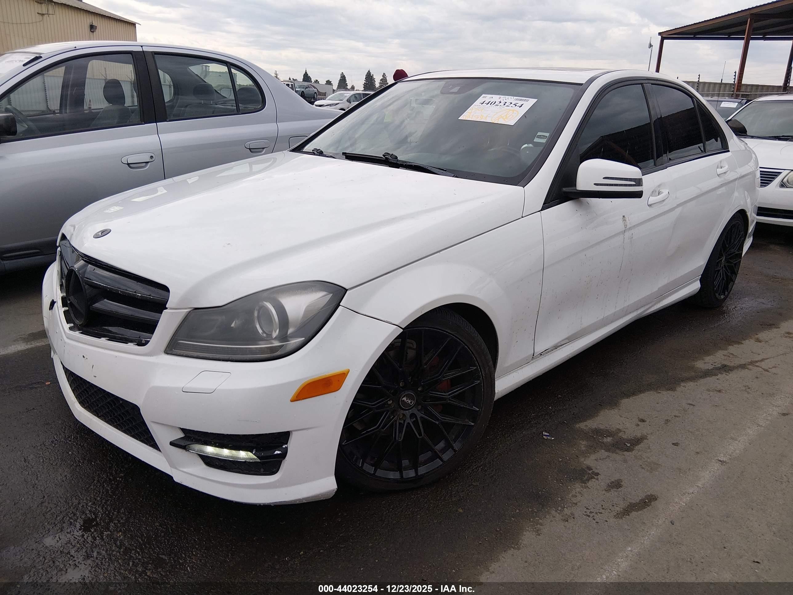 MERCEDES-BENZ C image 2