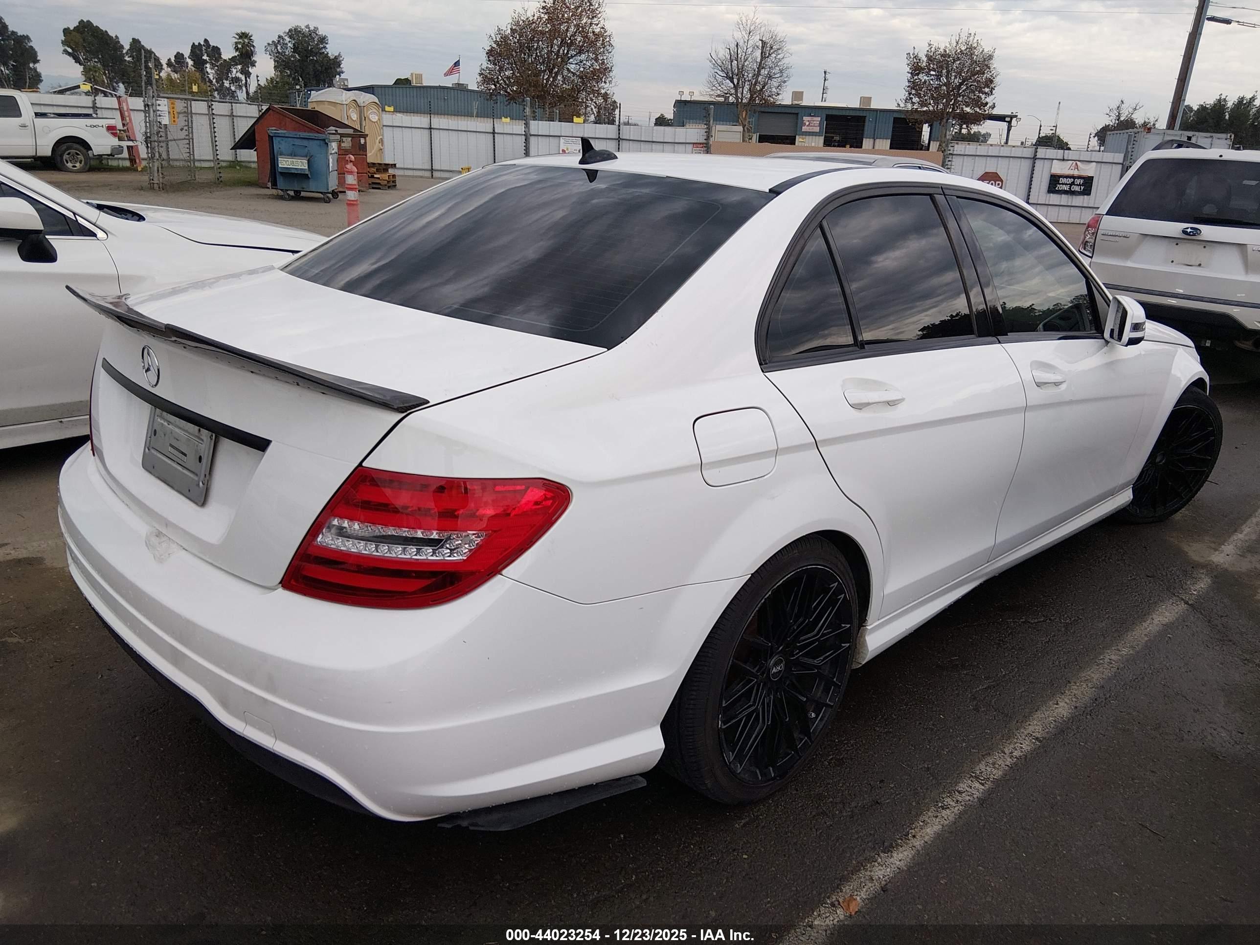 MERCEDES-BENZ C image 4