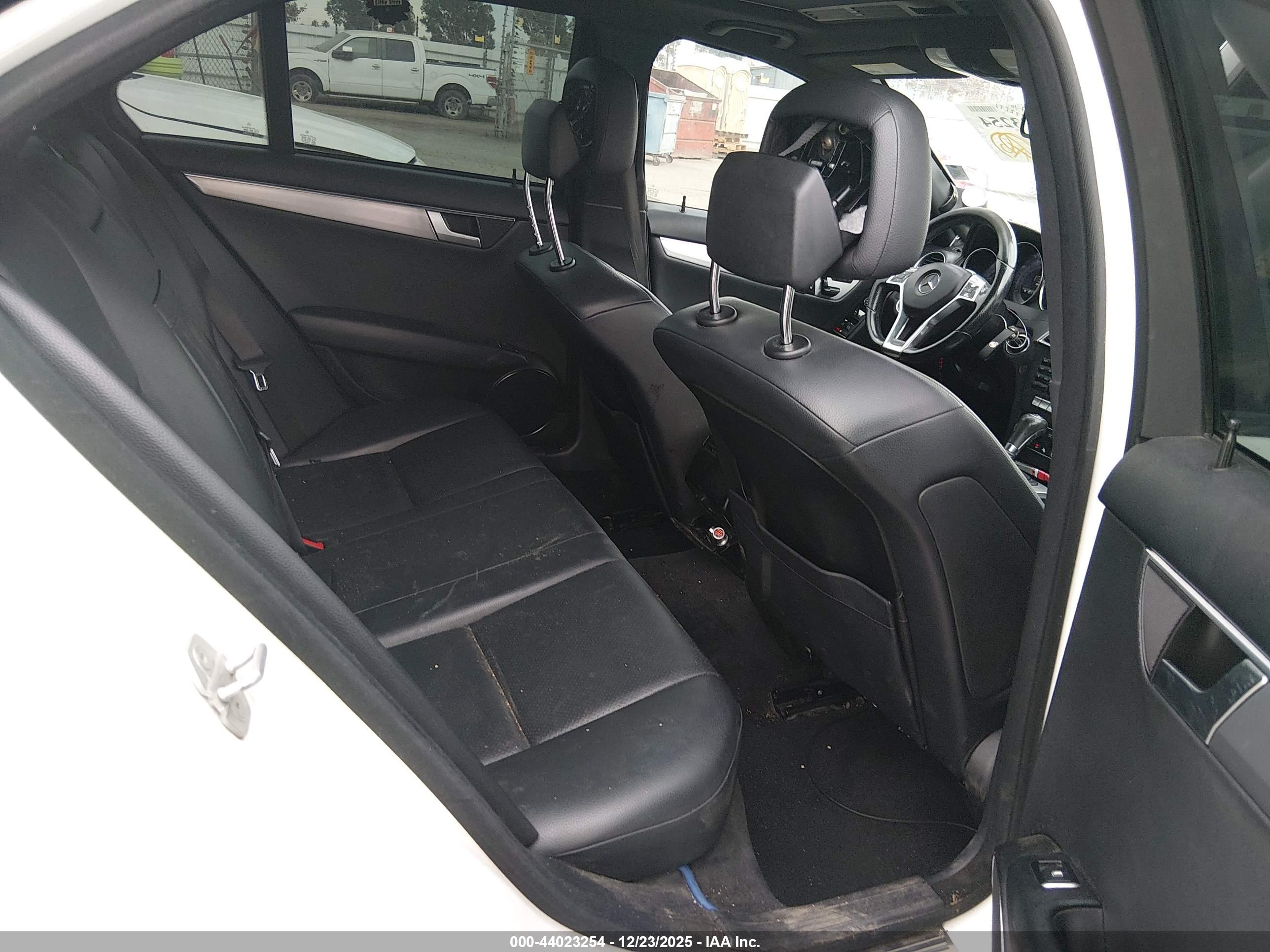 MERCEDES-BENZ C image 8