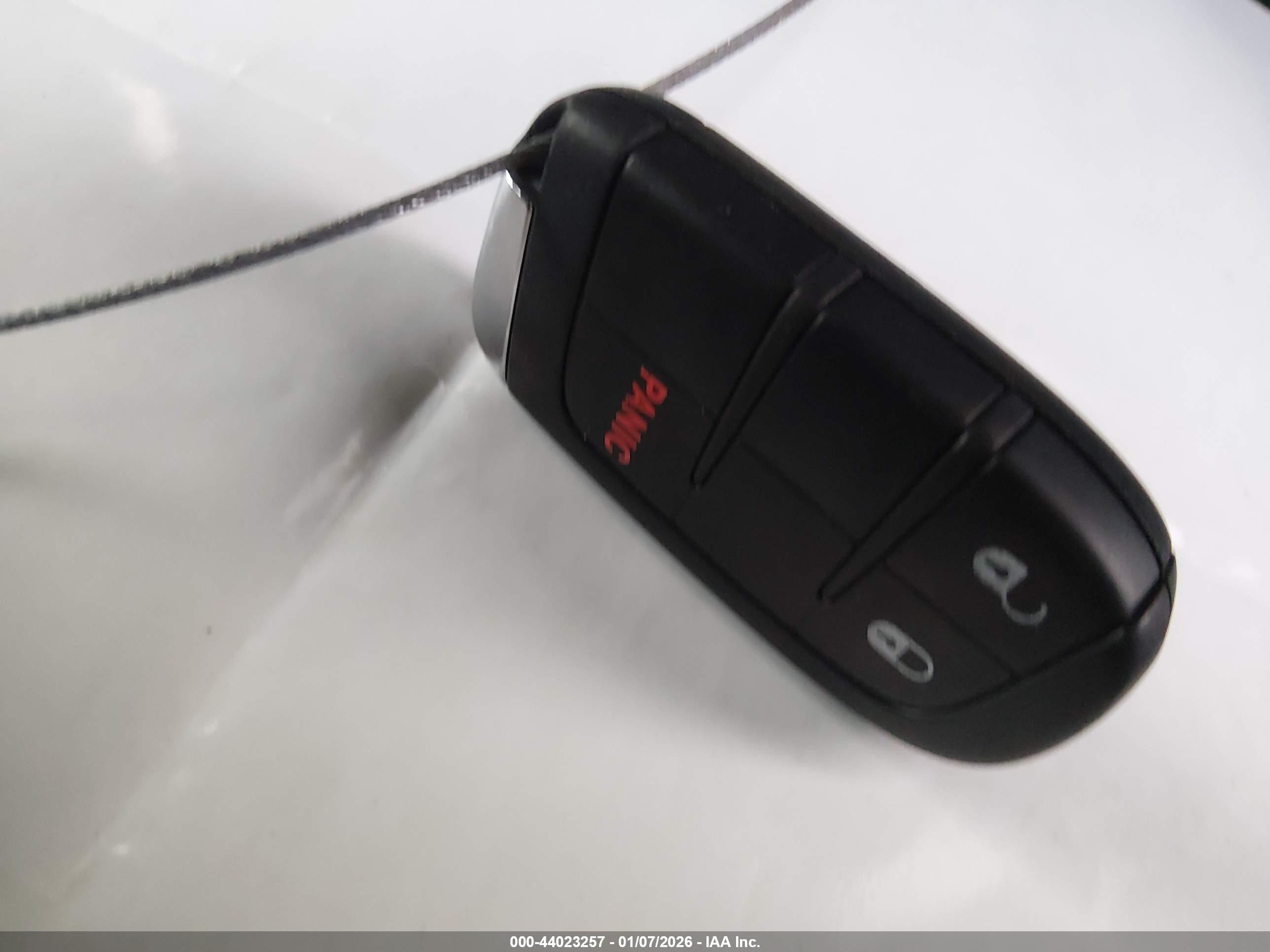 JEEP RENEGADE image 11