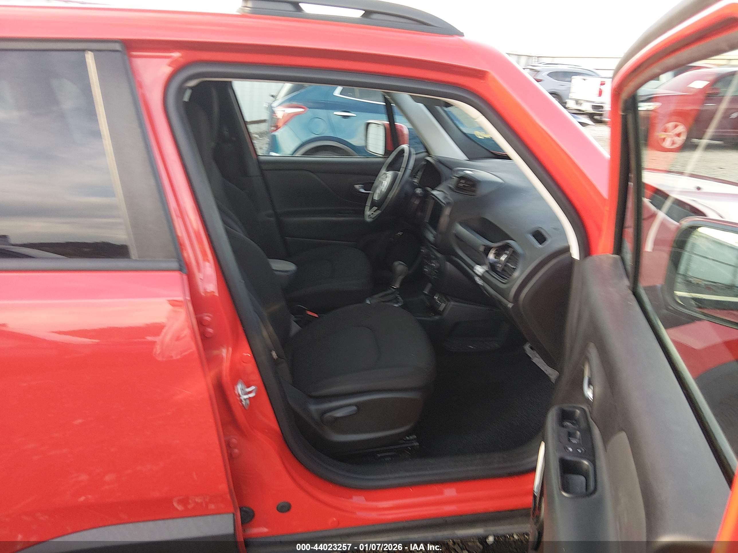 JEEP RENEGADE image 5