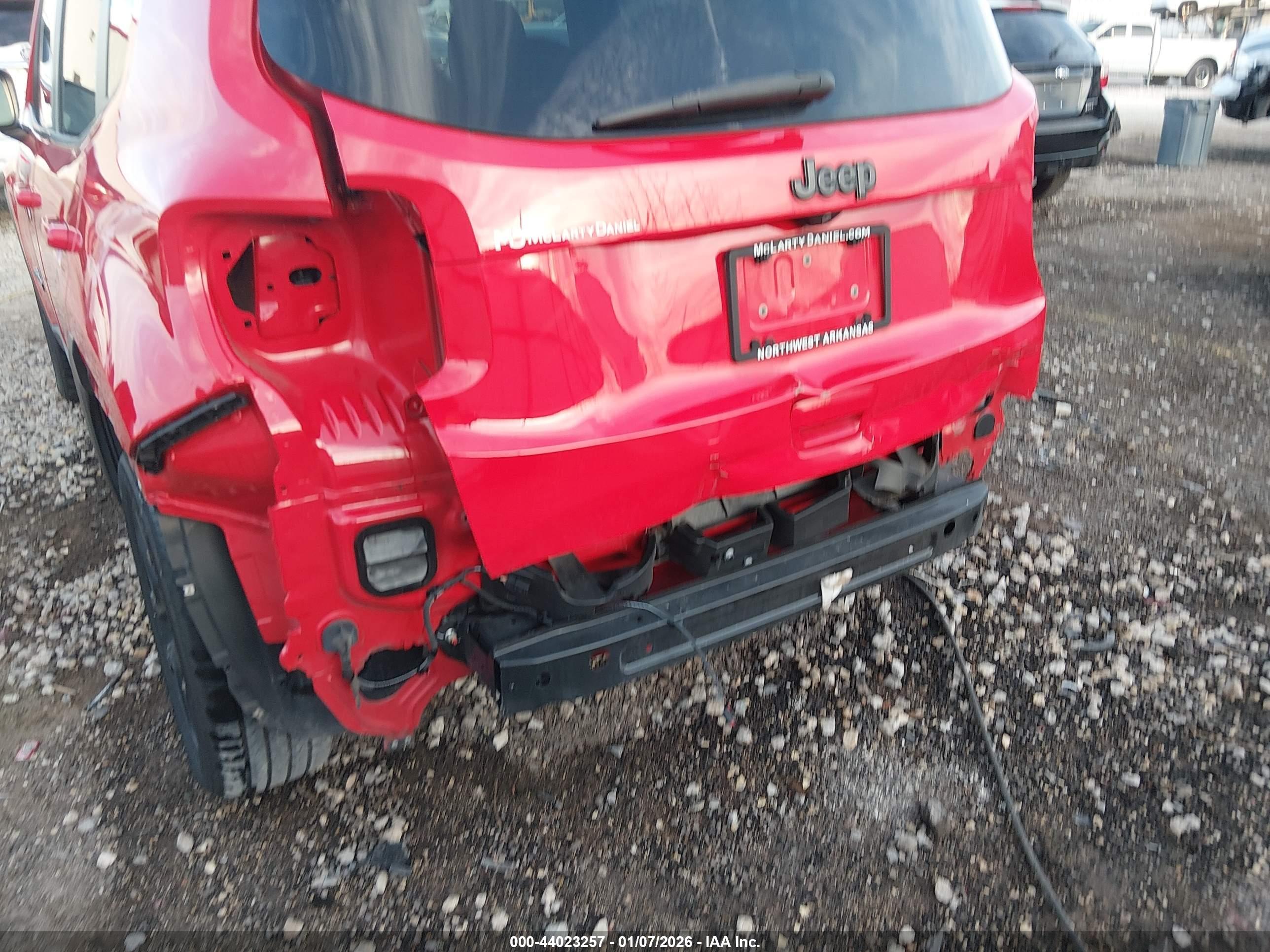 JEEP RENEGADE image 6