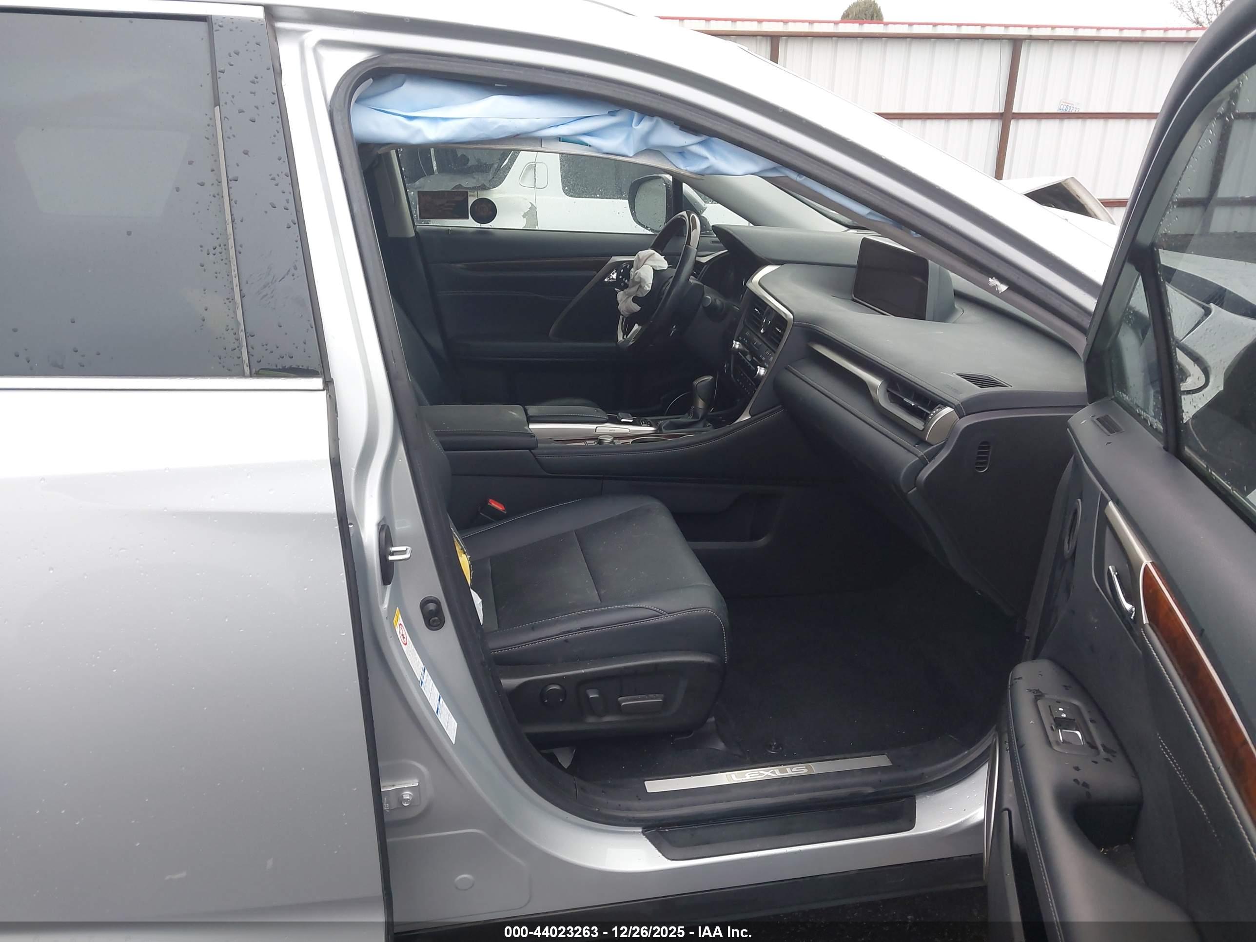 LEXUS RX image 5