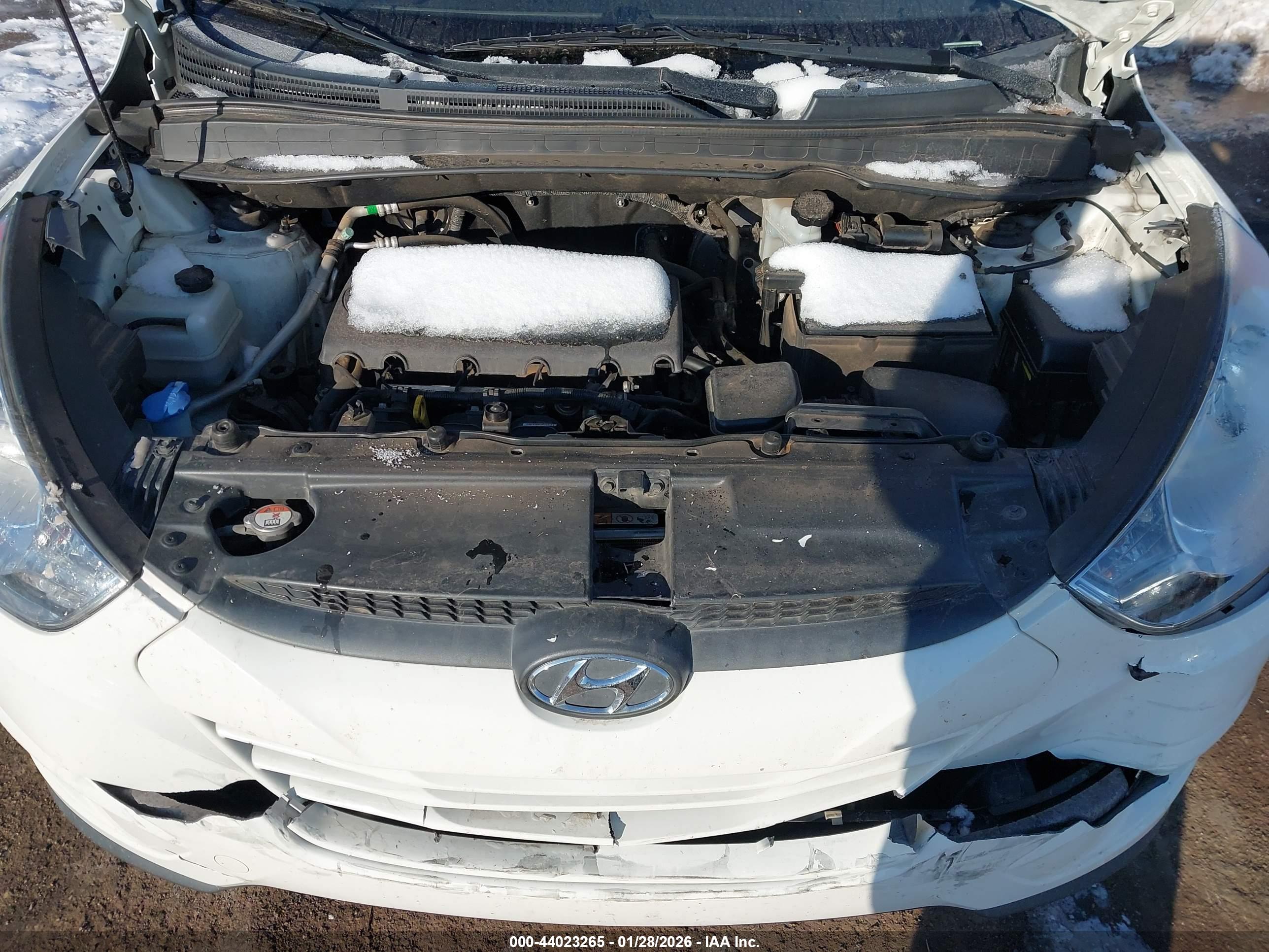 HYUNDAI TUCSON image 10