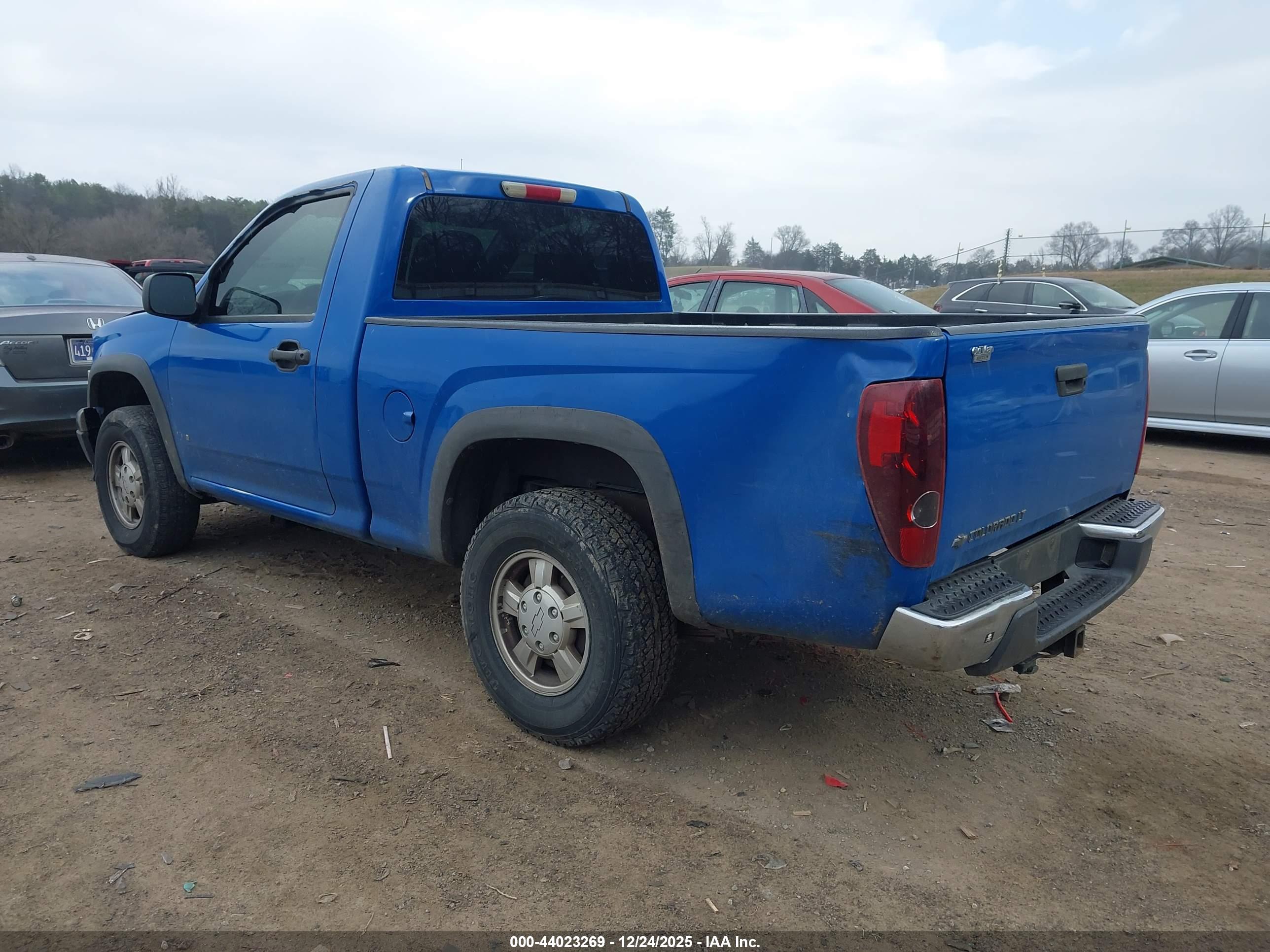 CHEVROLET COLORADO image 3