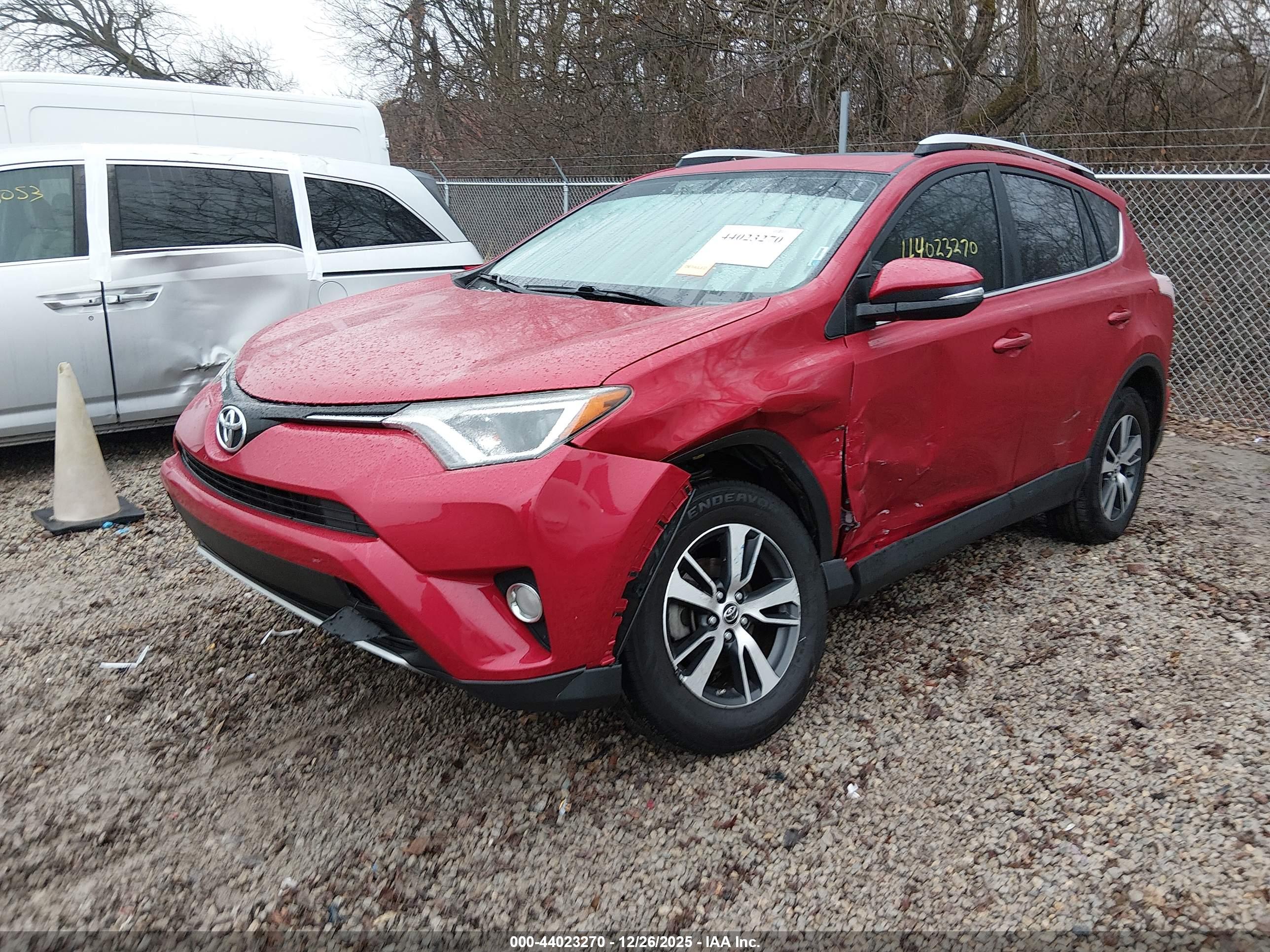 TOYOTA RAV4 image 2