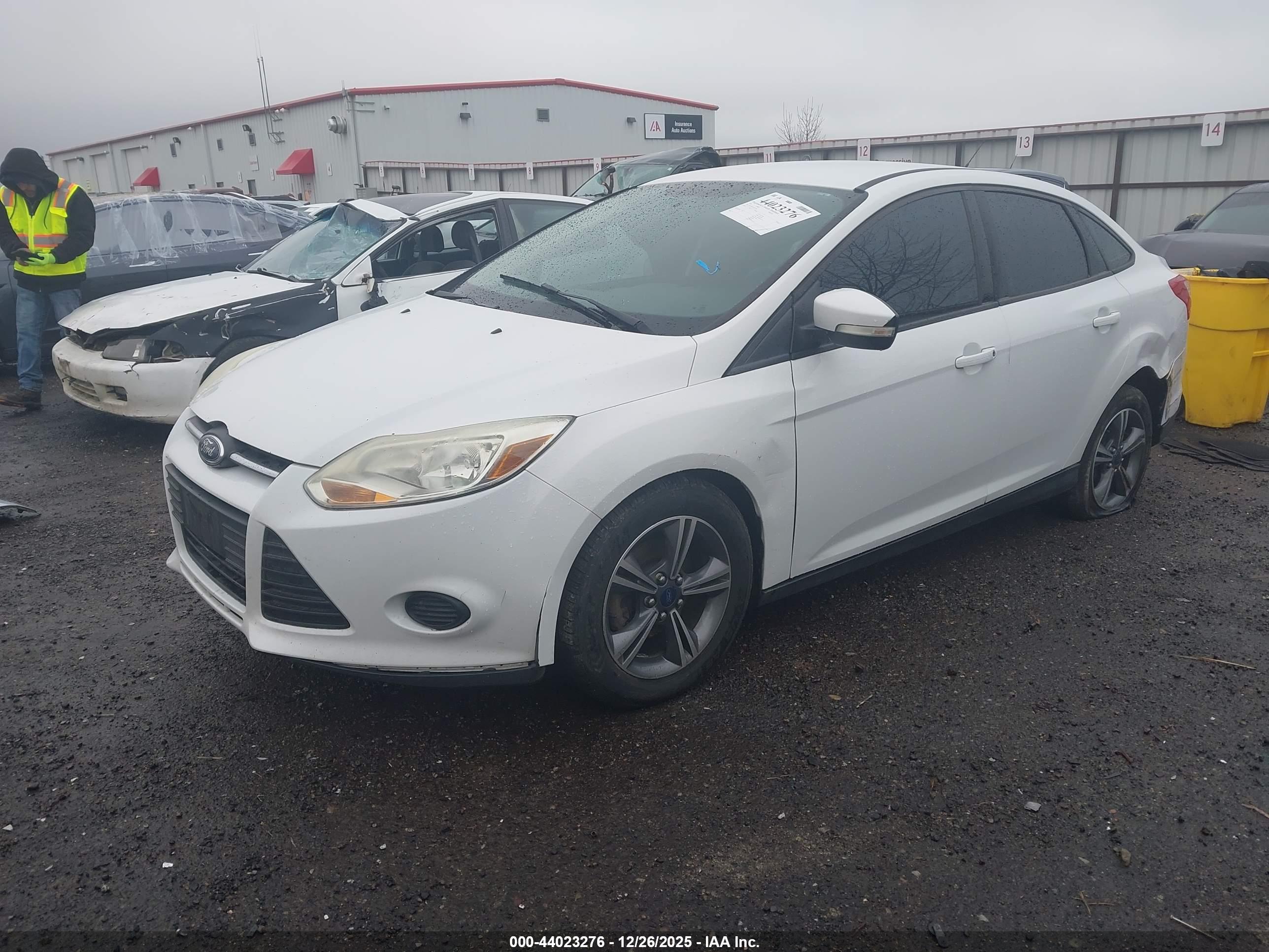 FORD FOCUS image 2