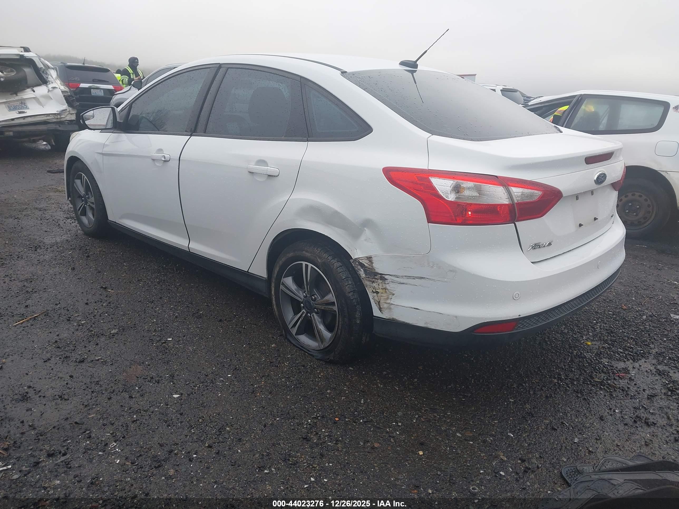 FORD FOCUS image 3