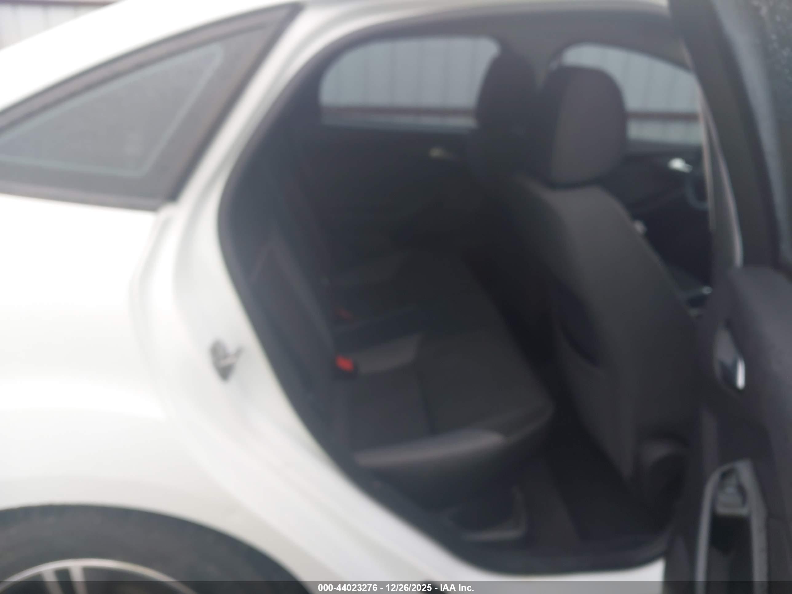 FORD FOCUS image 8