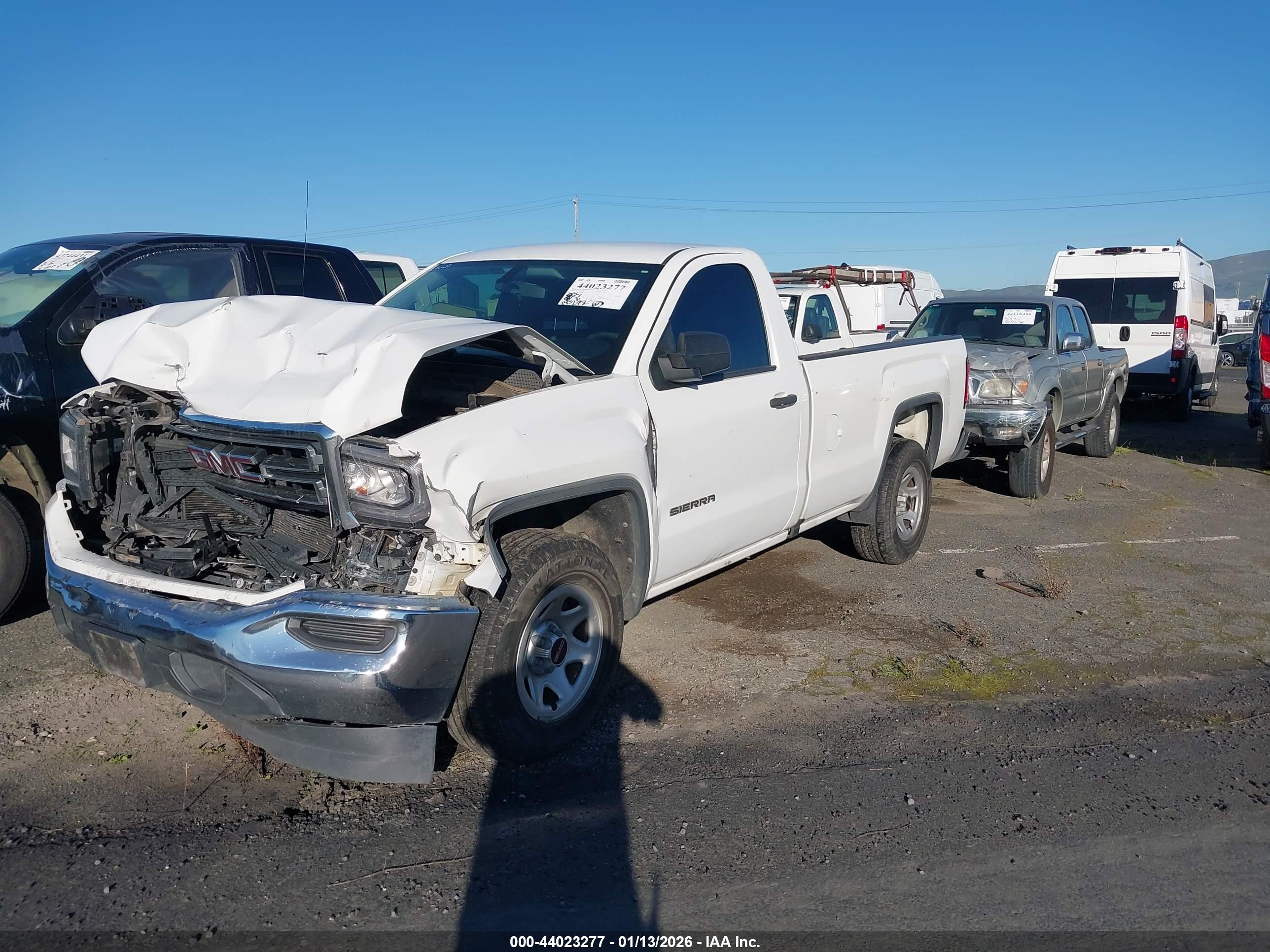 GMC SIERRA image 2