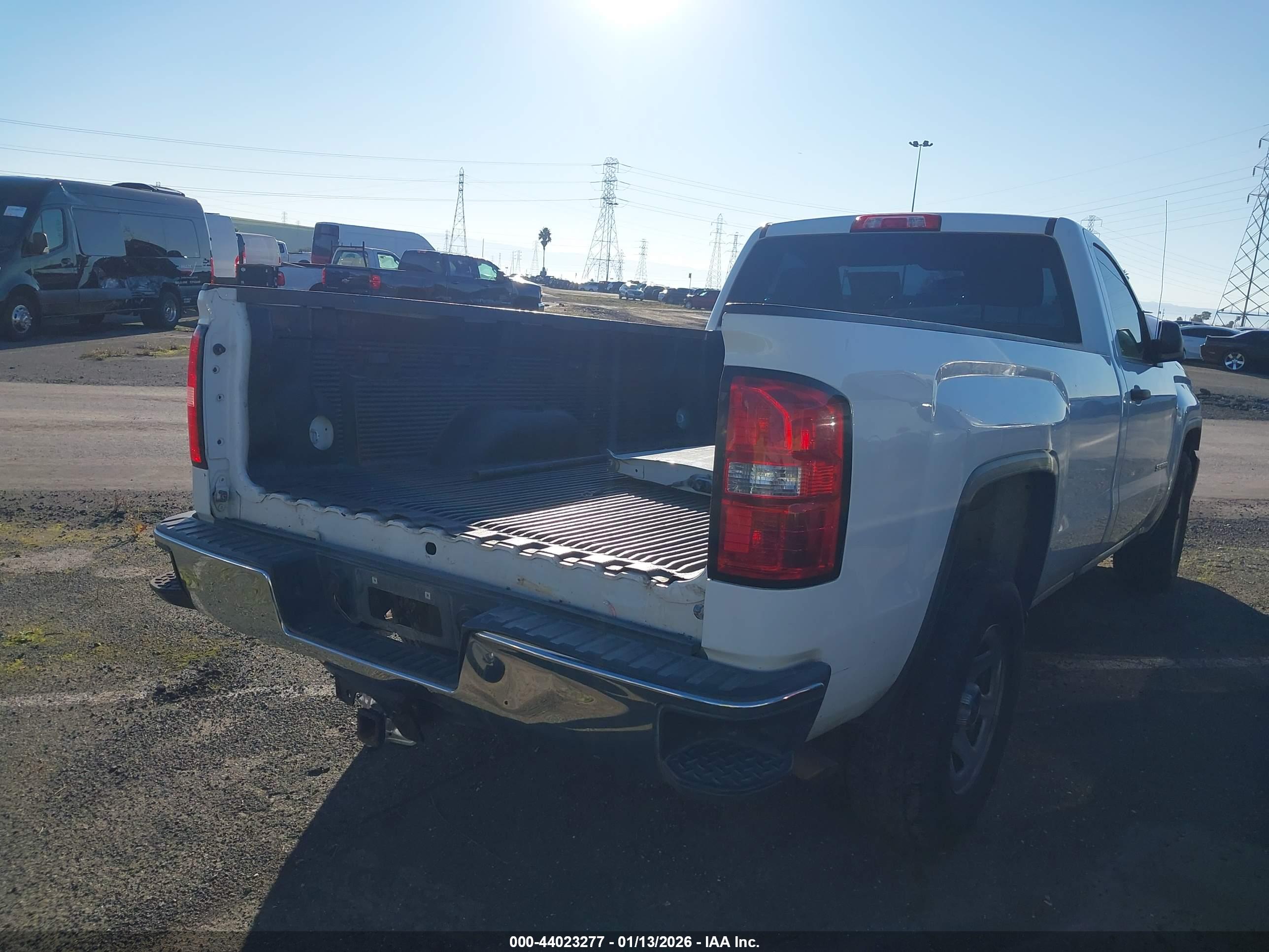 GMC SIERRA image 4