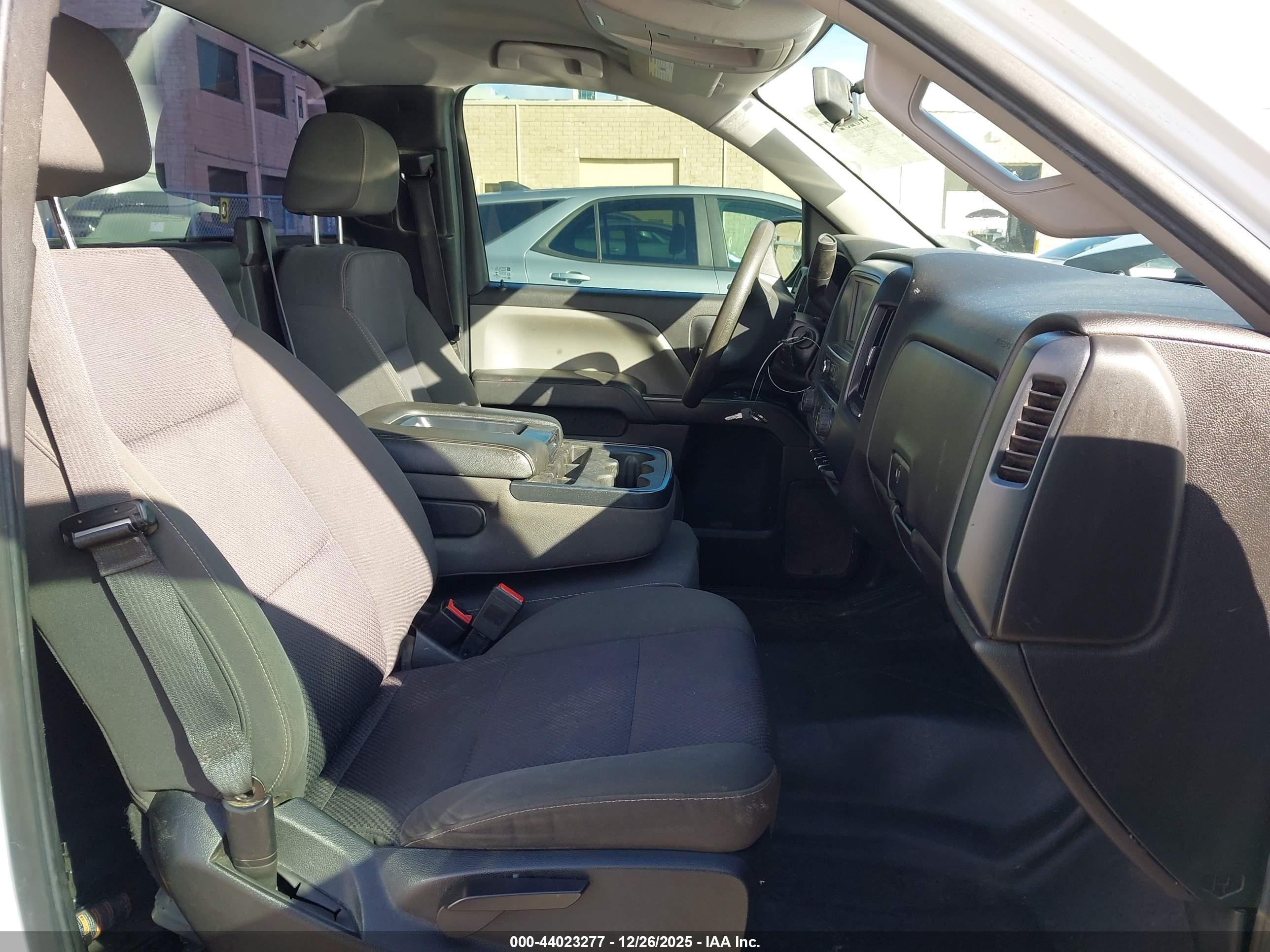 GMC SIERRA image 5