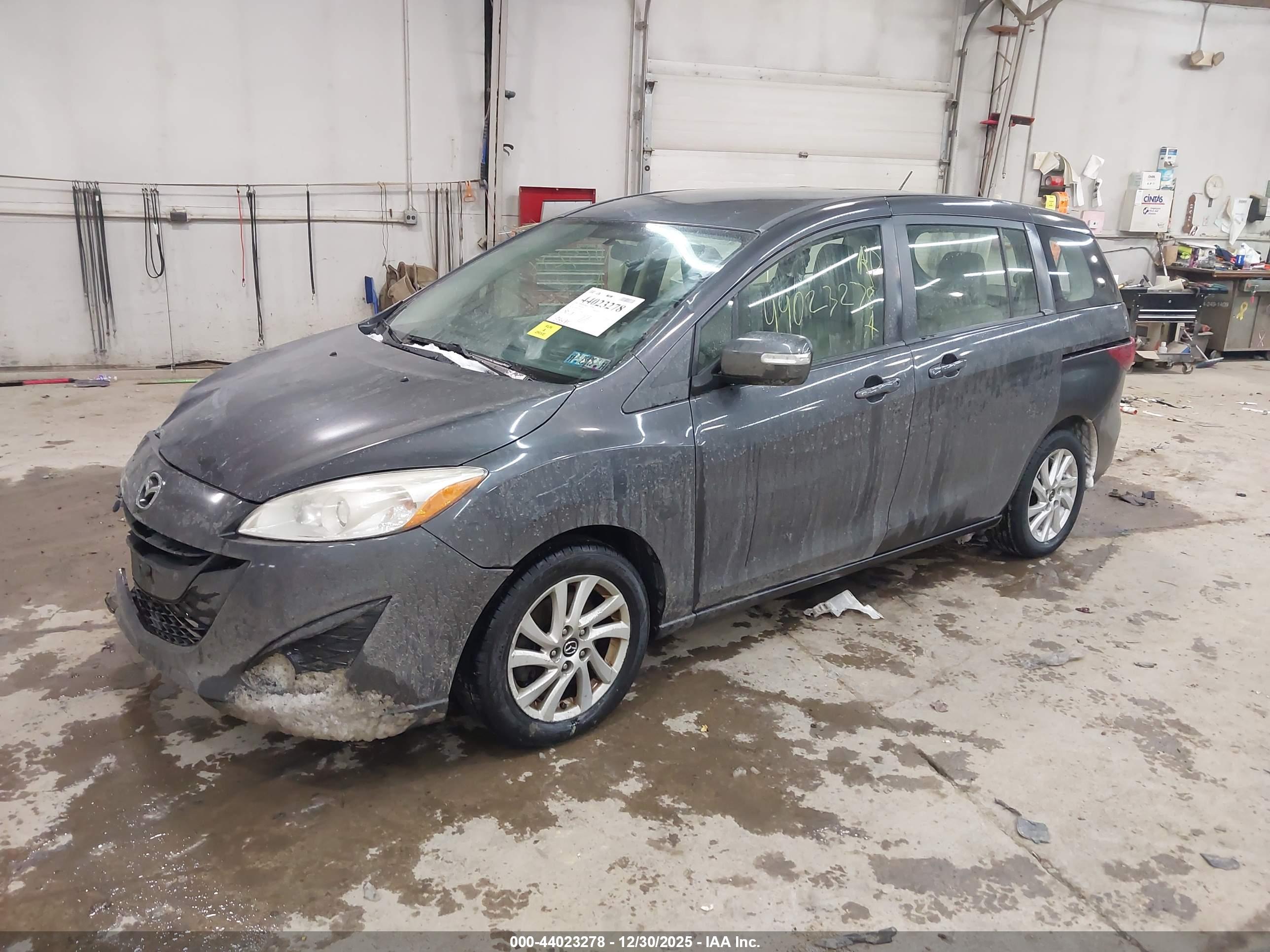 MAZDA MAZDA5 image 2