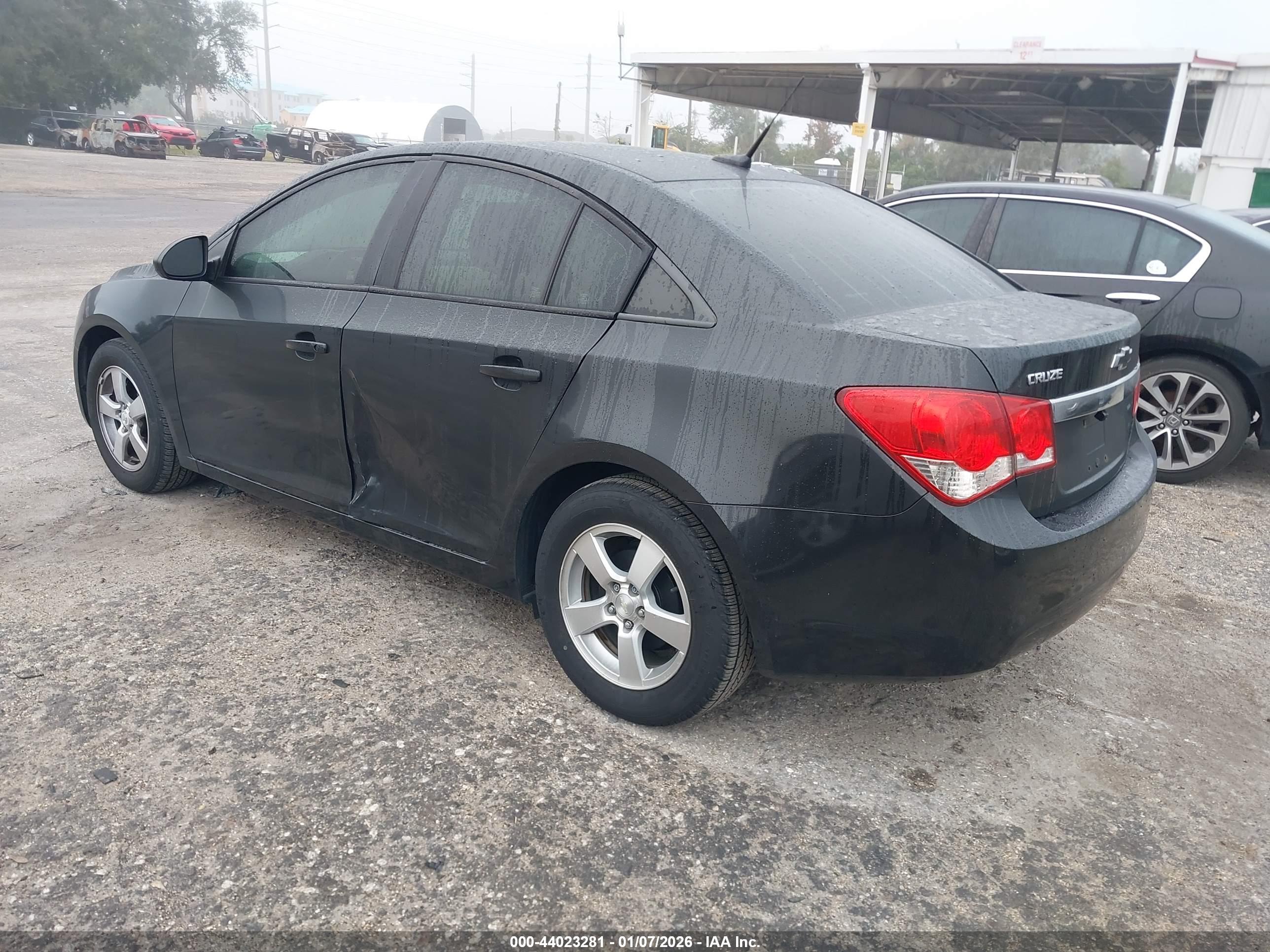 CHEVROLET CRUZE image 3