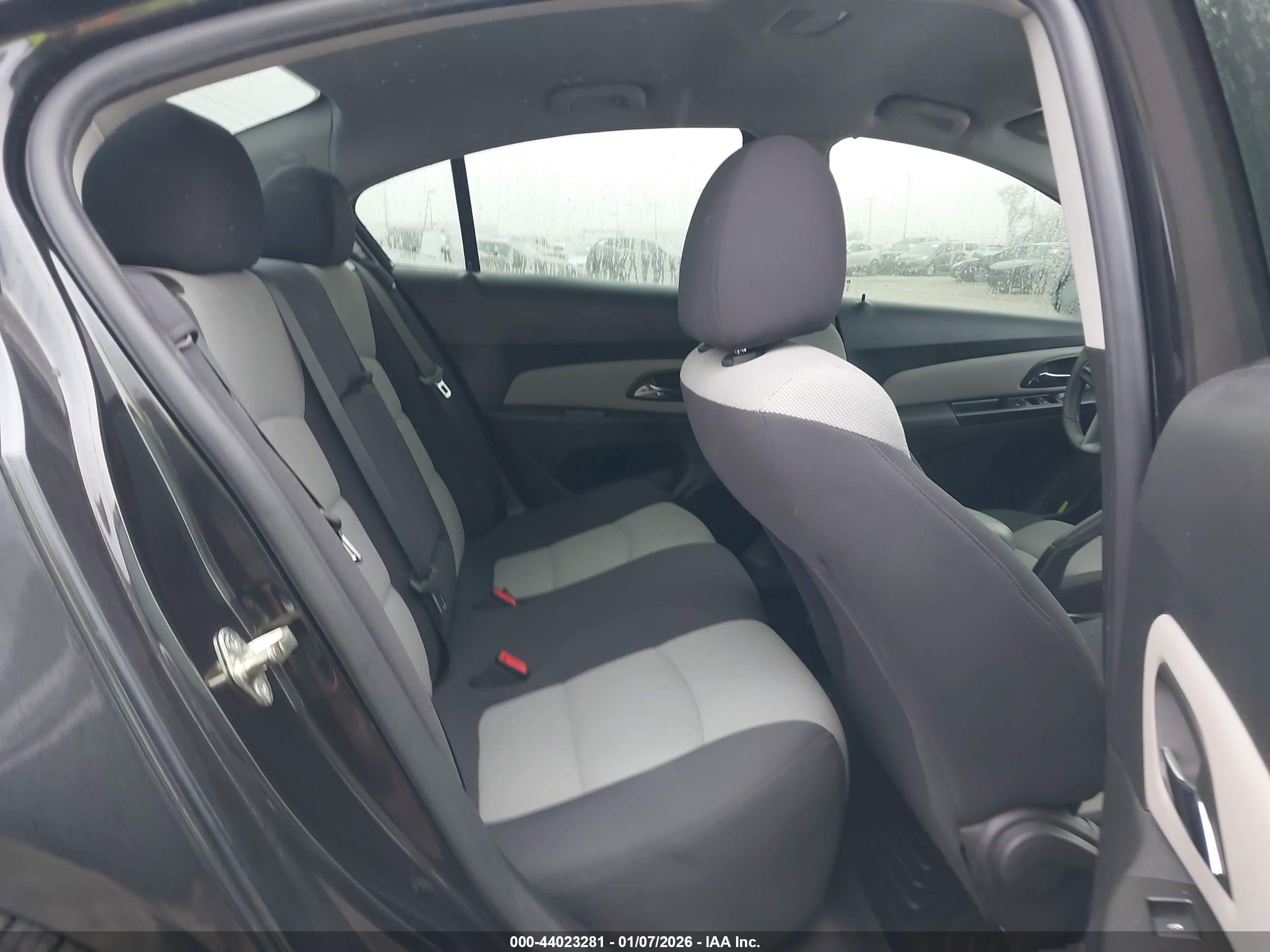 CHEVROLET CRUZE image 8