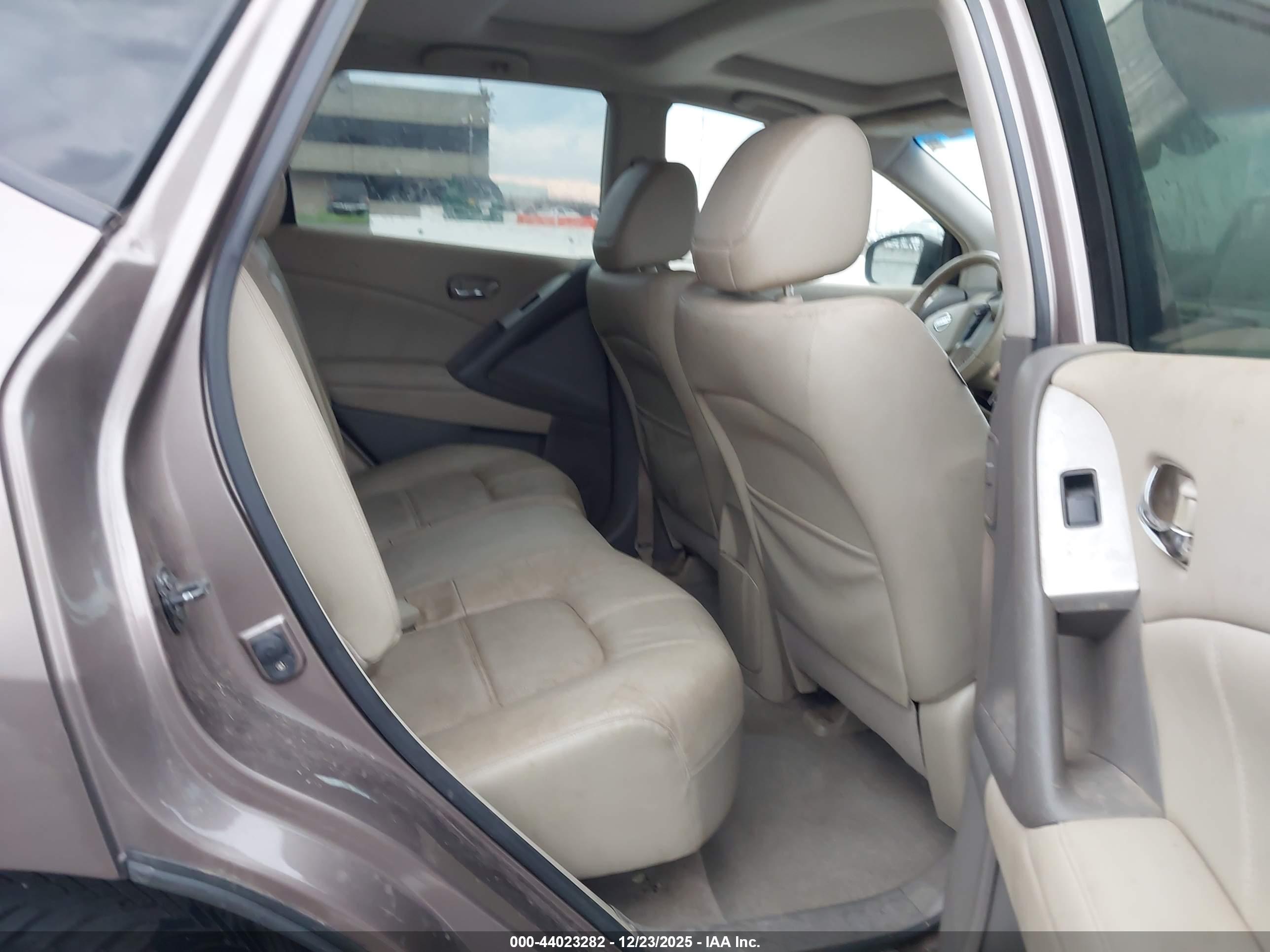 NISSAN MURANO image 8