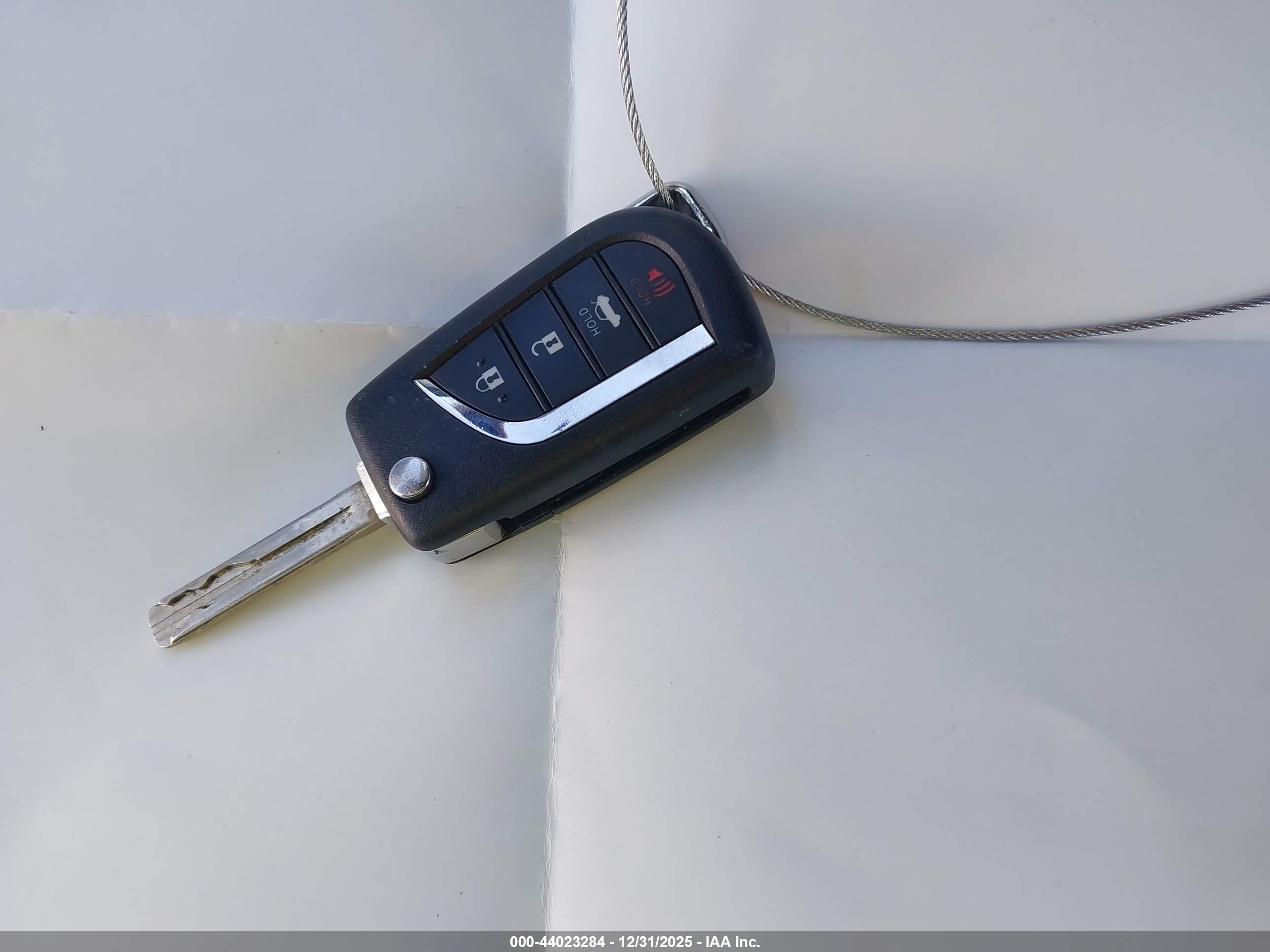 TOYOTA CAMRY image 11