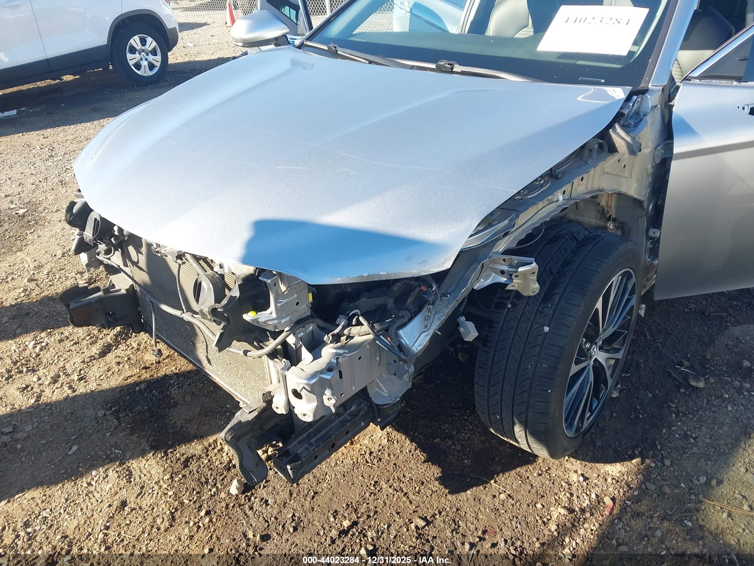 TOYOTA CAMRY image 6