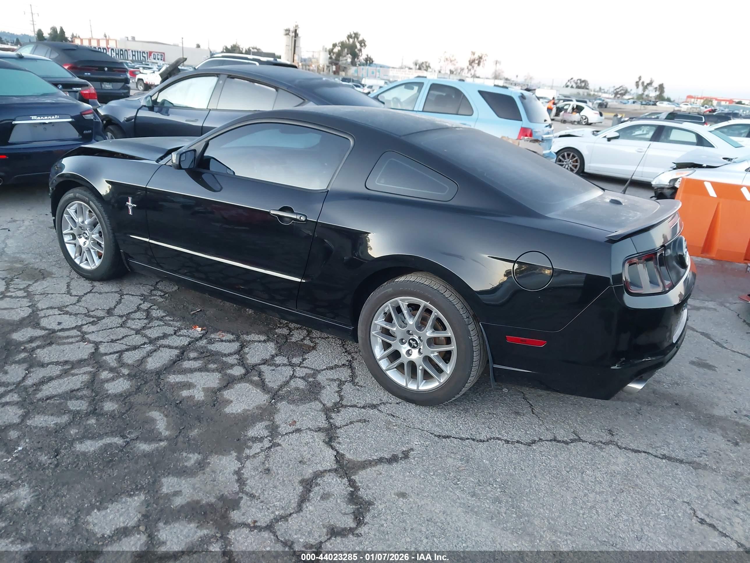 FORD MUSTANG image 3