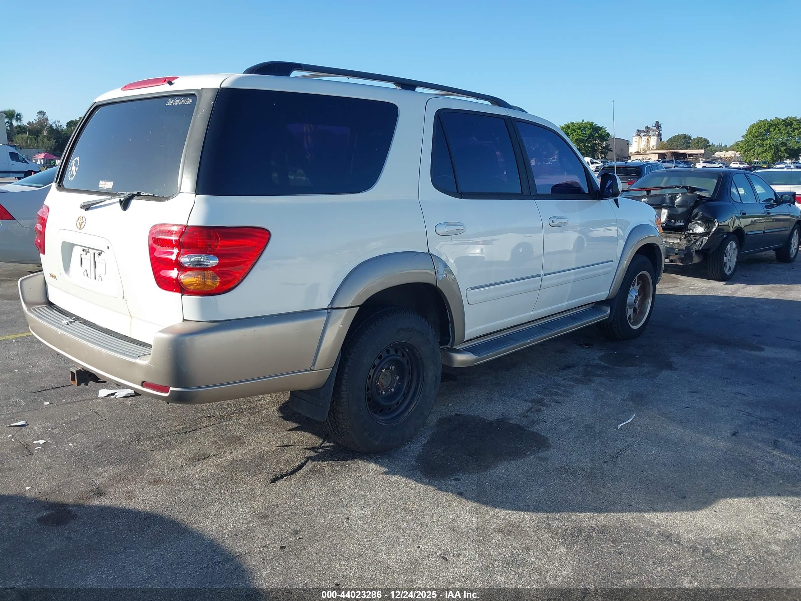 TOYOTA SEQUOIA image 4