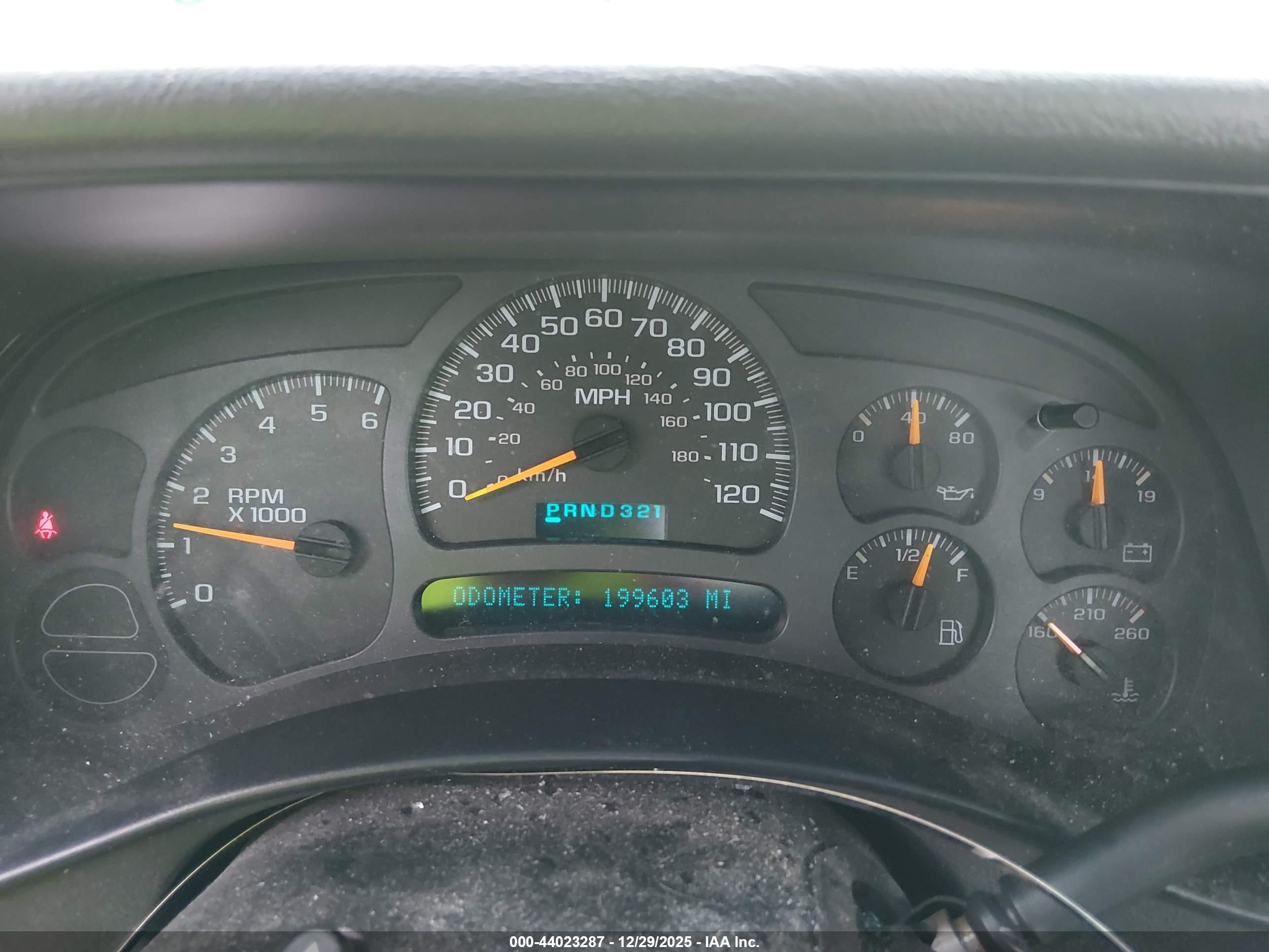 CHEVROLET SILVERADO image 7