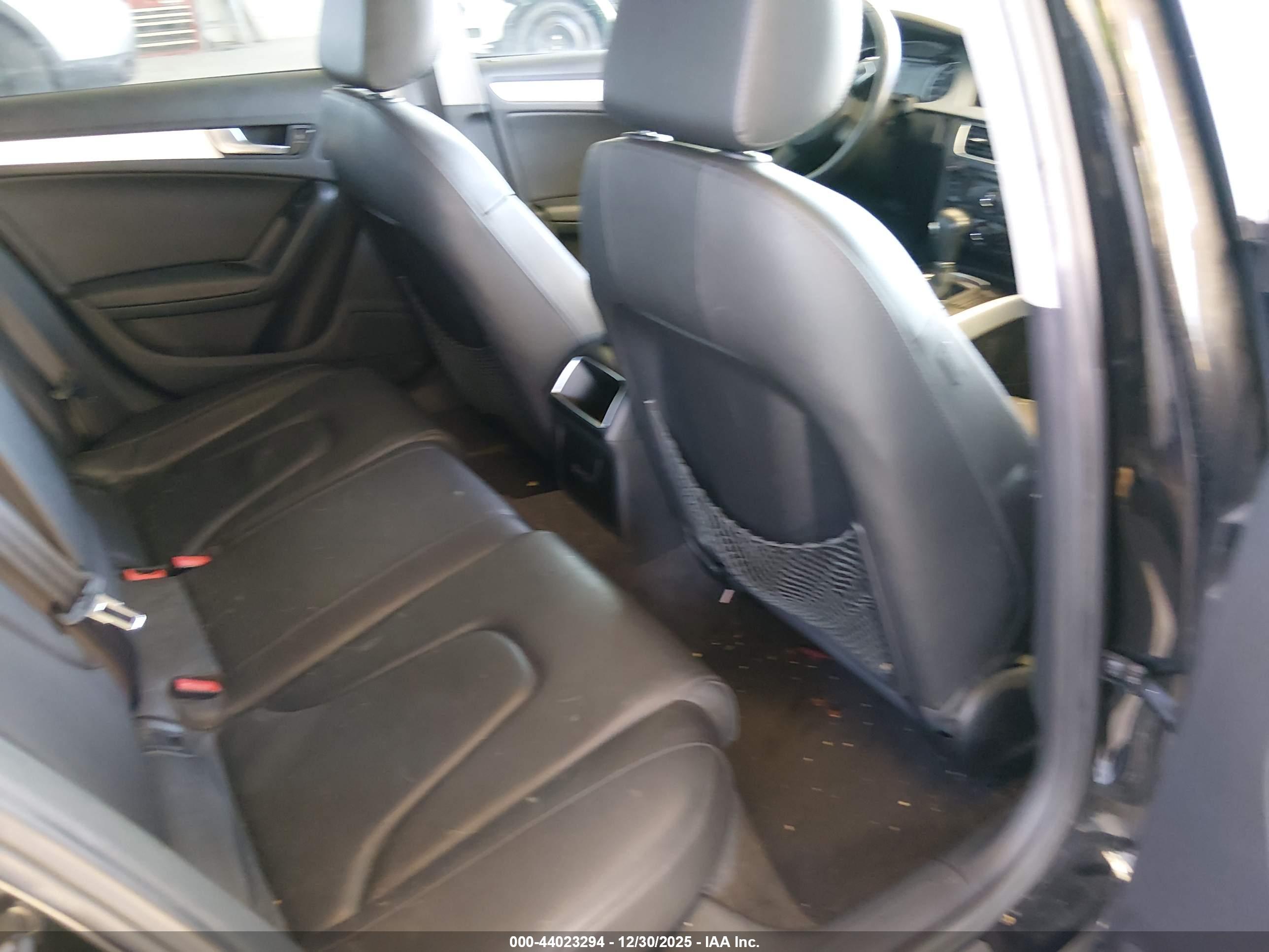 AUDI A4 image 8