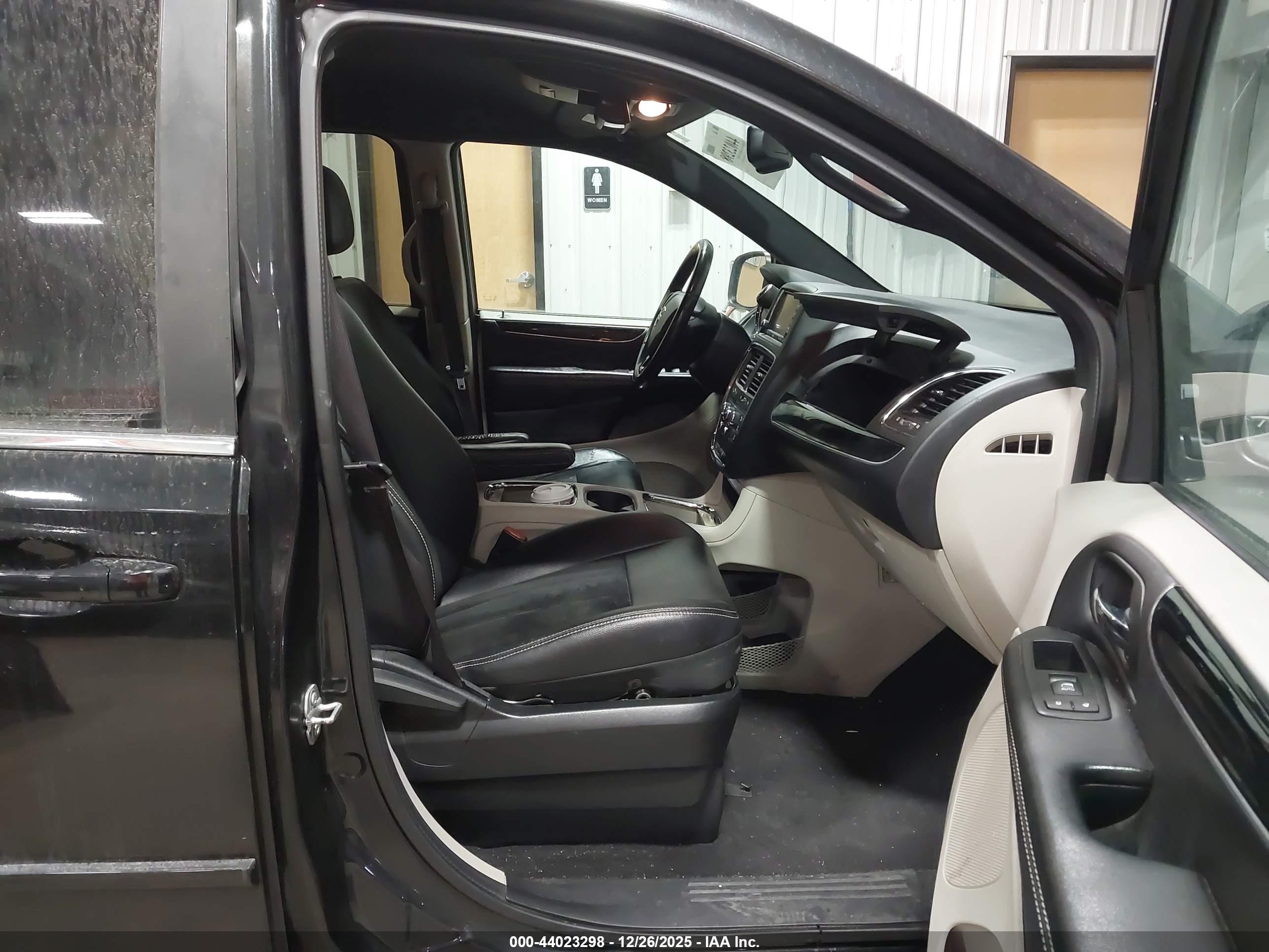 DODGE GRAND image 5